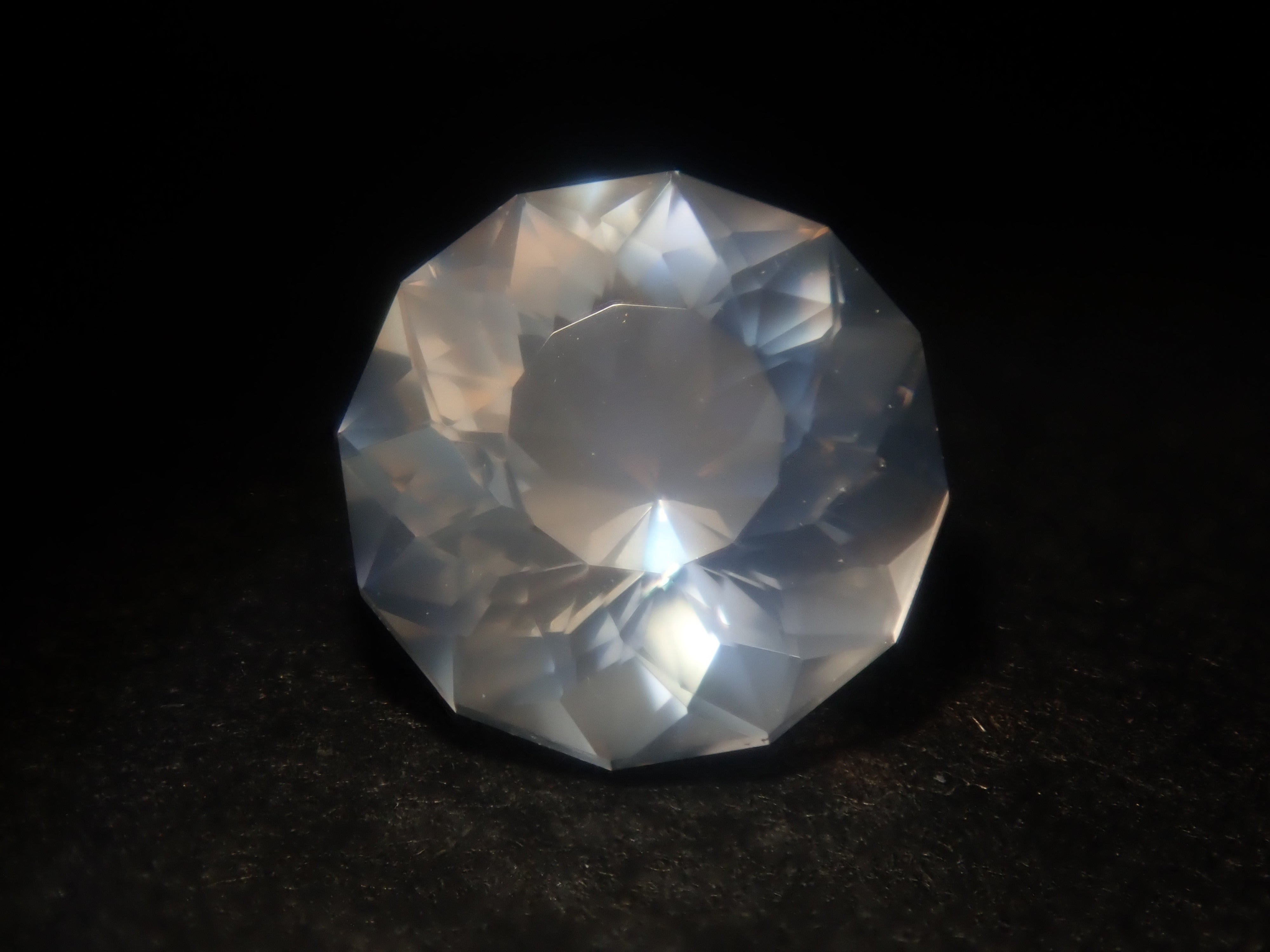 【9/6 22時販売】スリランカ・ウバ産ムーンストーン 6.1mm/0.828ctルース