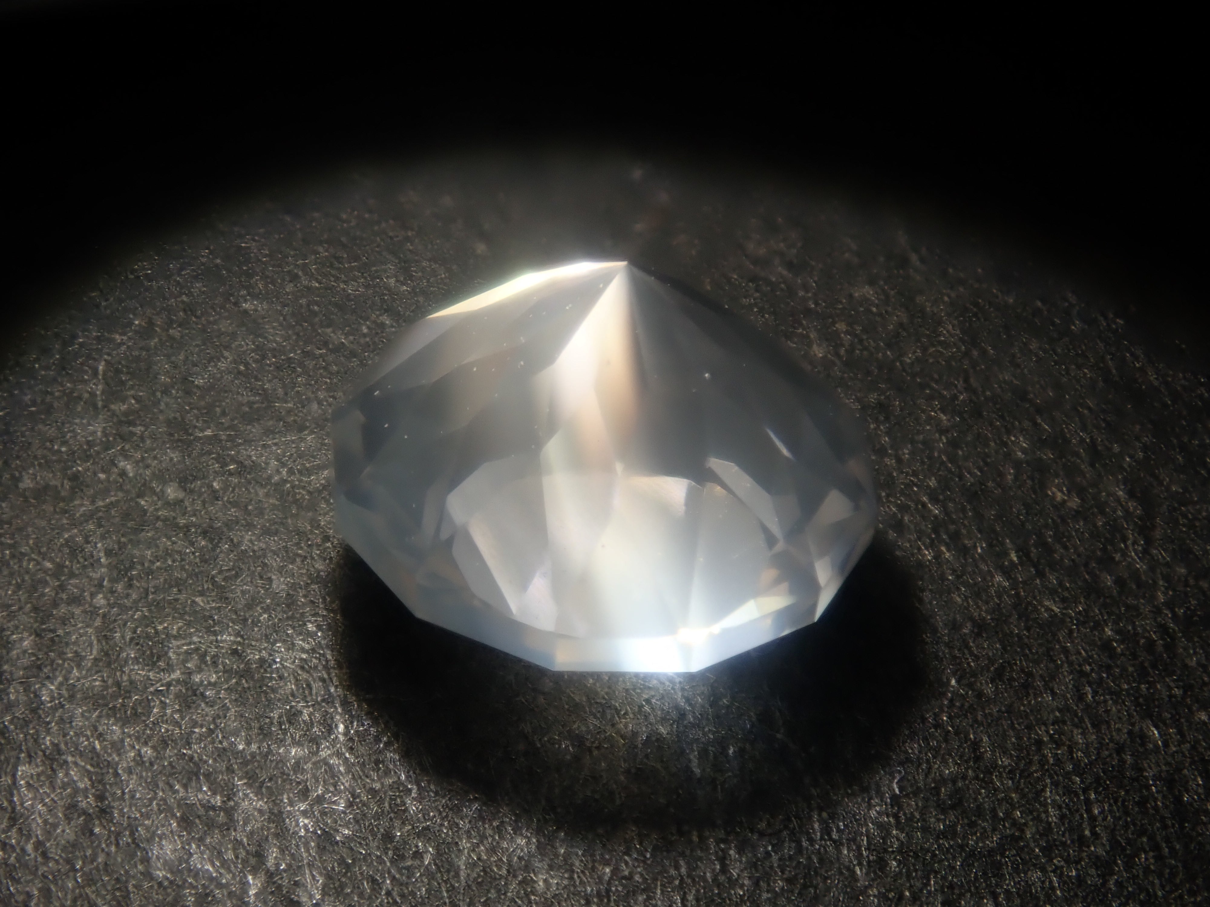 【9/6 22時販売】スリランカ・ウバ産ムーンストーン 6.1mm/0.828ctルース