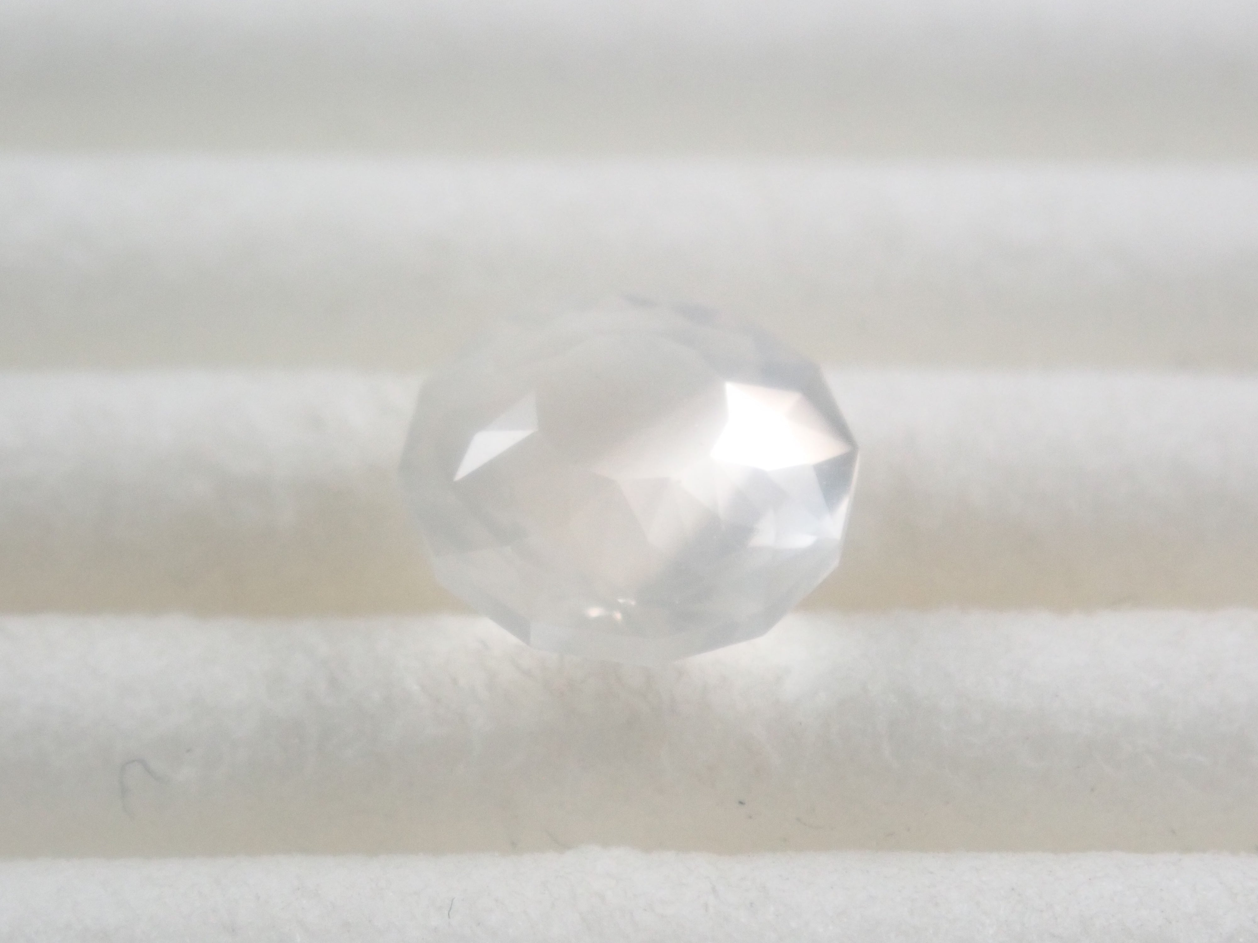 【9/6 22時販売】スリランカ・ウバ産ムーンストーン 6.1mm/0.830ctルース
