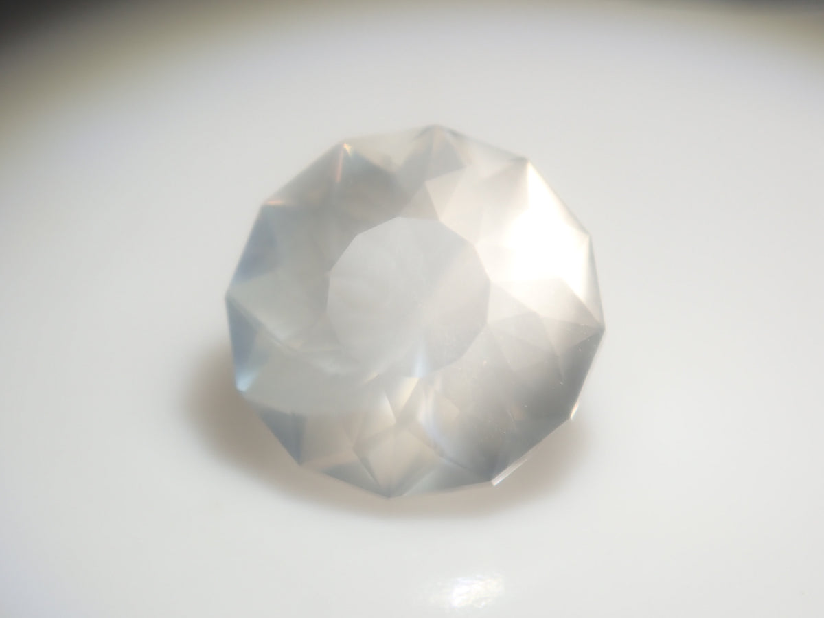 【9/6 22時販売】スリランカ・ウバ産ムーンストーン 6.1mm/0.830ctルース