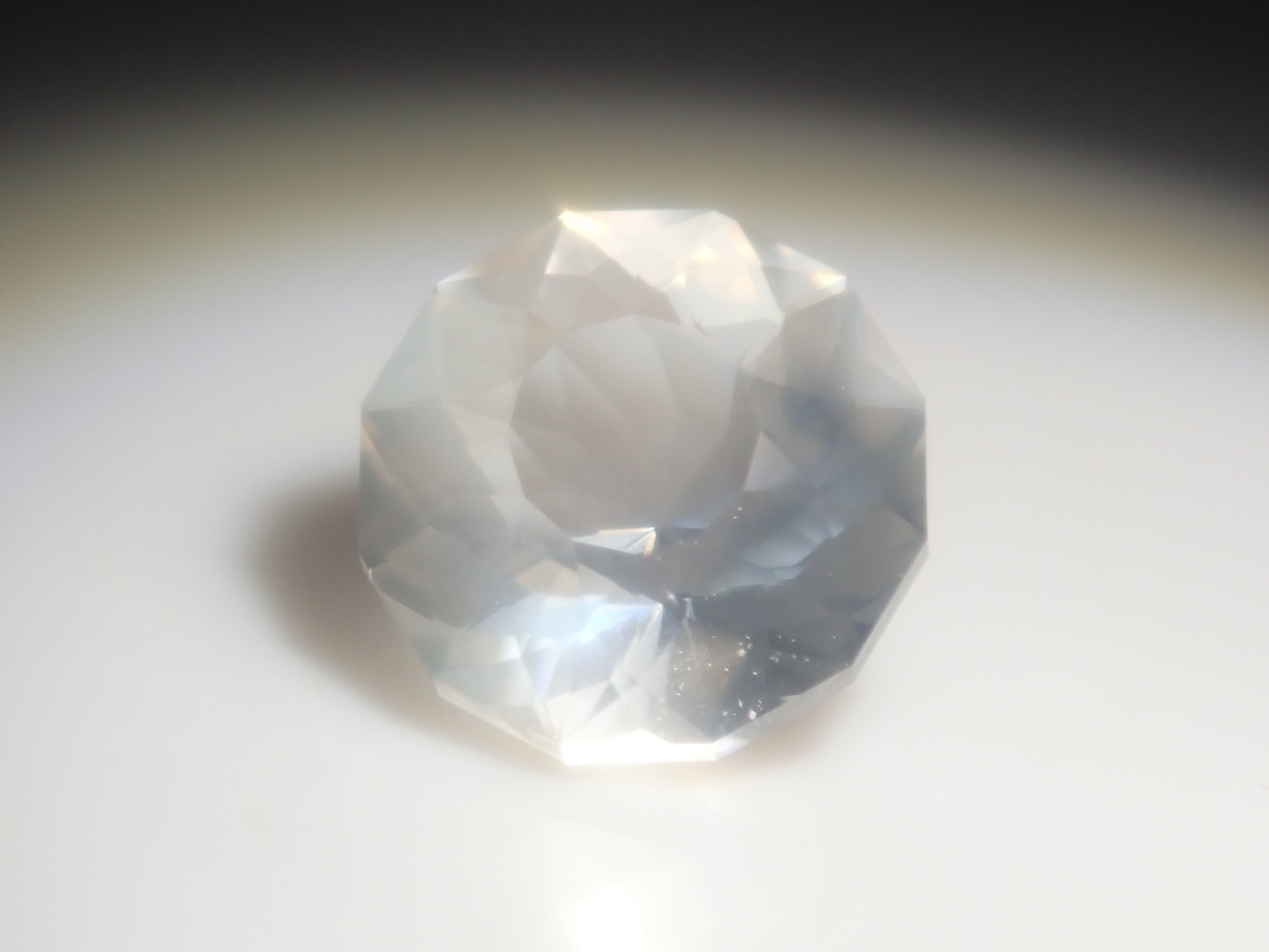 【9/6 22時販売】スリランカ・ウバ産ムーンストーン 6.1mm/0.830ctルース