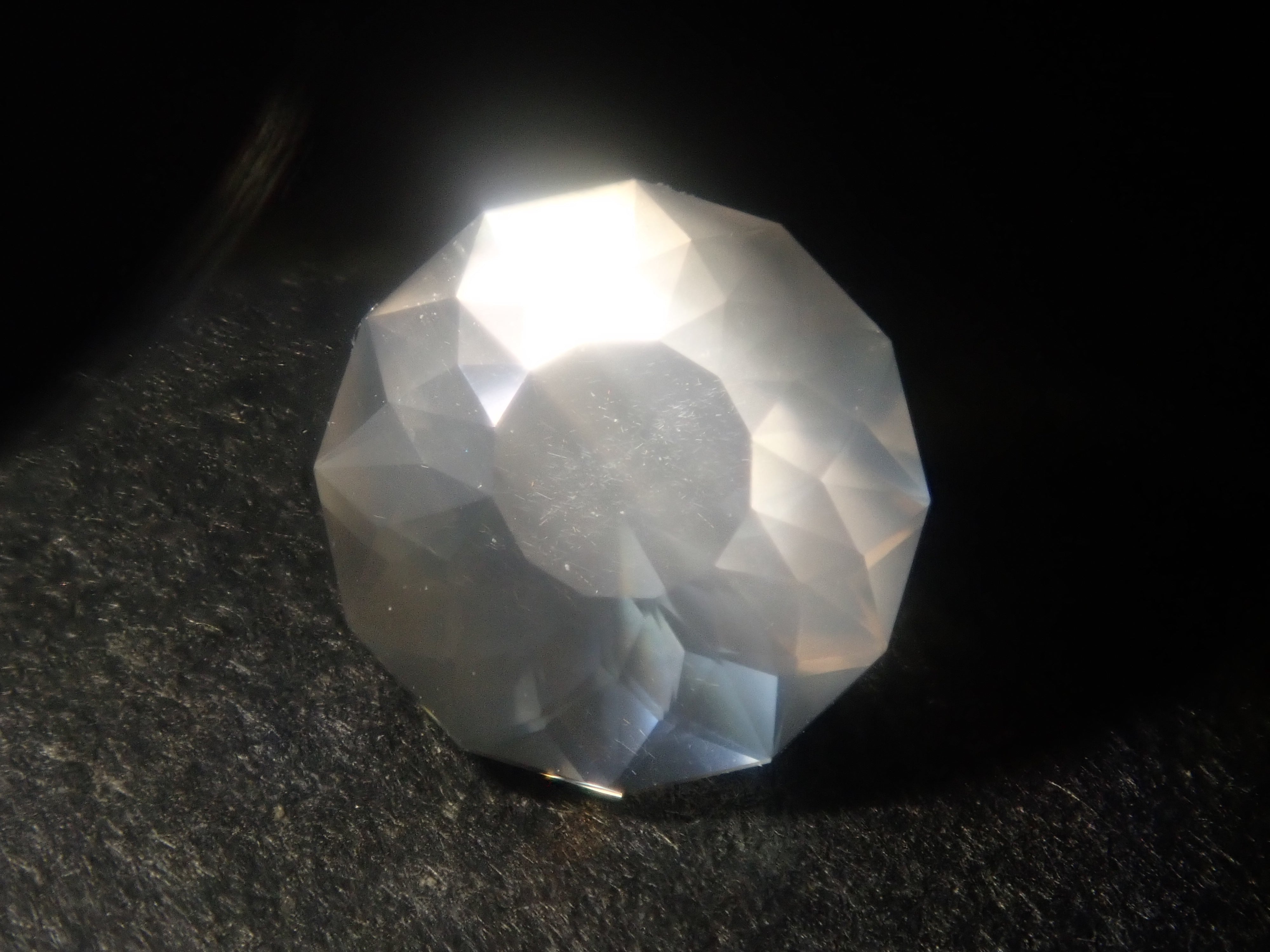 【9/6 22時販売】スリランカ・ウバ産ムーンストーン 6.1mm/0.830ctルース