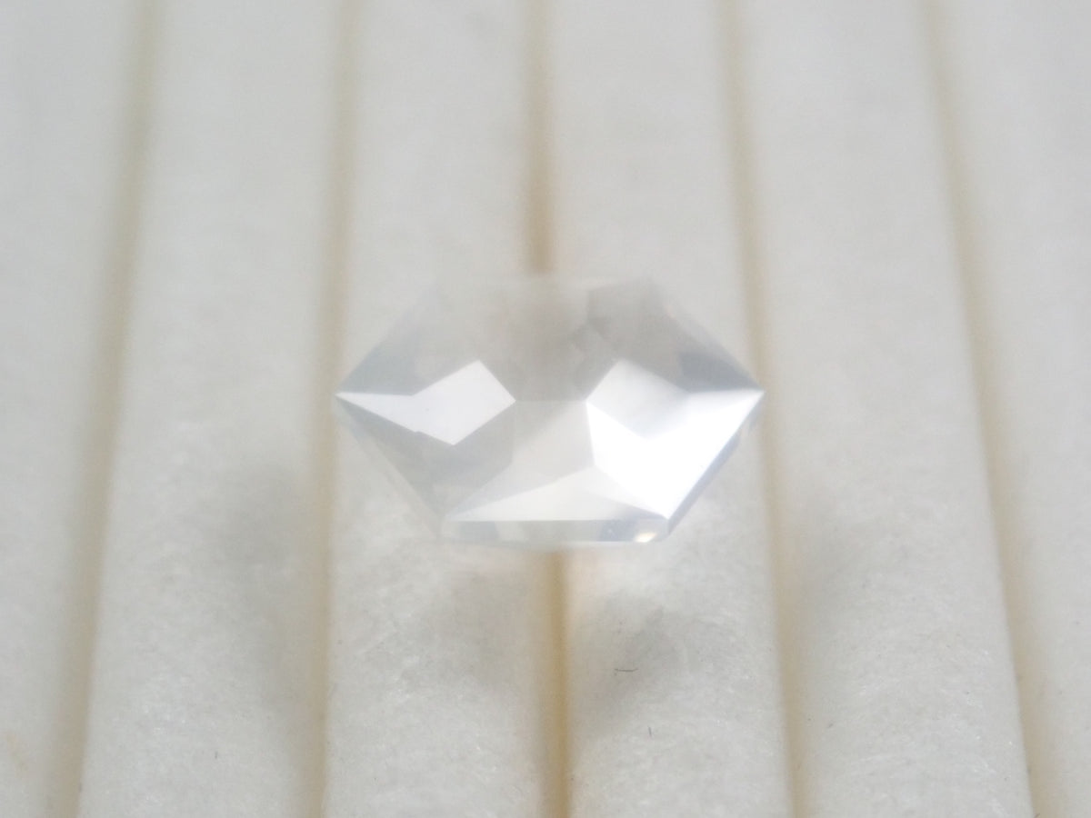 【9/14 22時販売】スリランカ・ウバ産ムーンストーン 1.172ctルース
