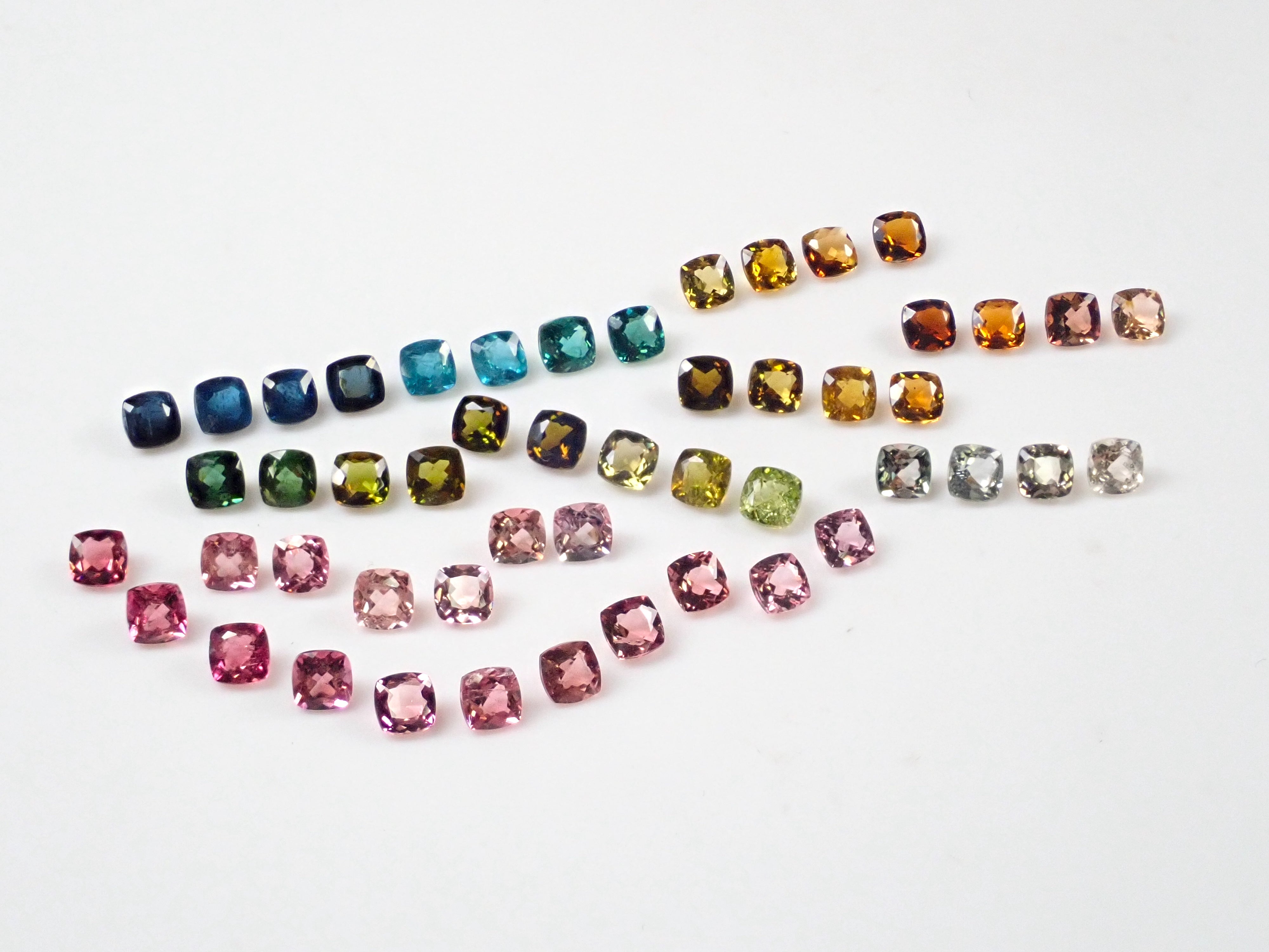 宝石ガチャ💎クッションカットのトルマリン1石💎 4mm《複数購入割引有》