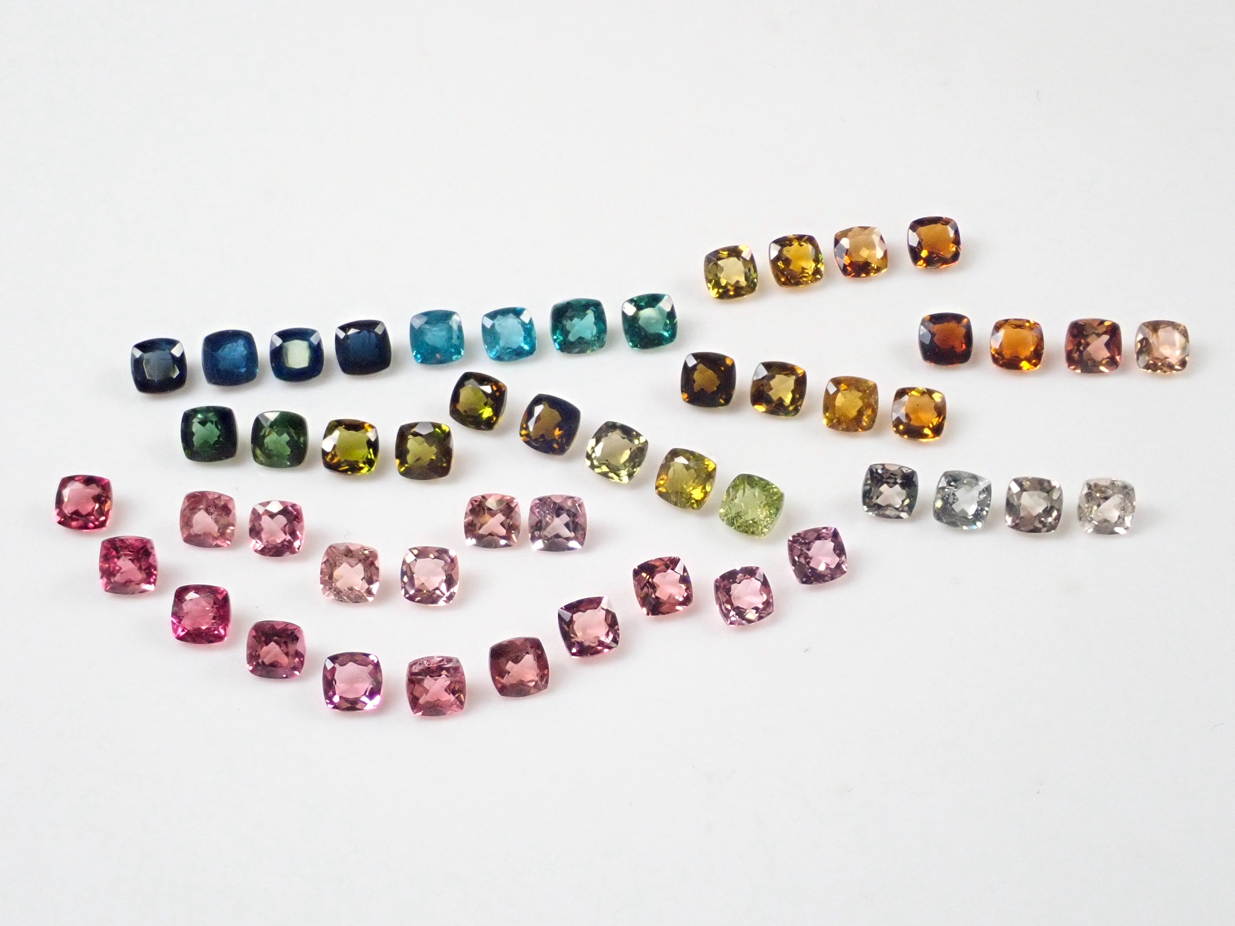 宝石ガチャ💎クッションカットのトルマリン1石💎 4mm《複数購入割引有》