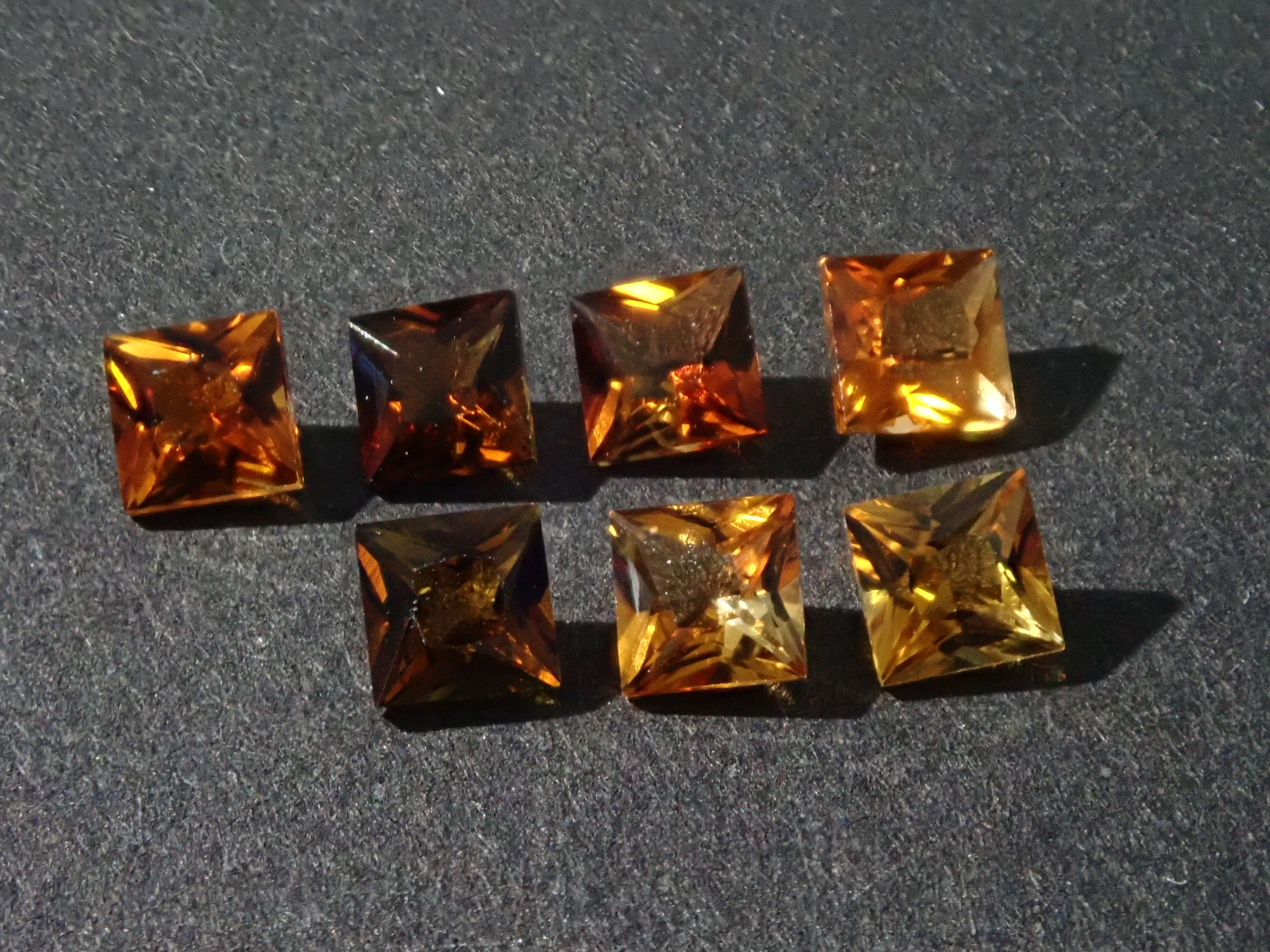 宝石ガチャ💎プリンセスカットのトルマリン1石💎 3mm《複数購入割引有》