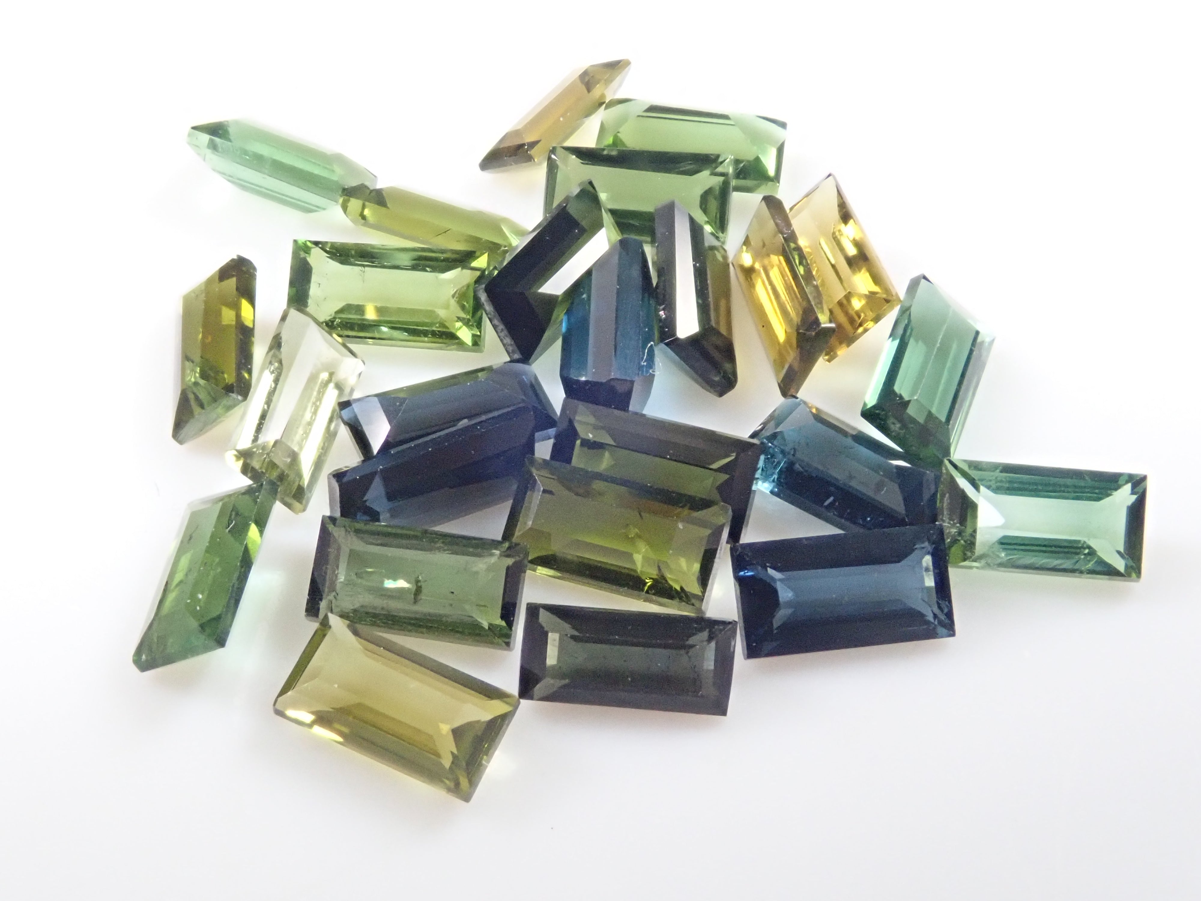 宝石ガチャ💎バゲットカットのトルマリン1石💎4×2mm《複数購入割引有》