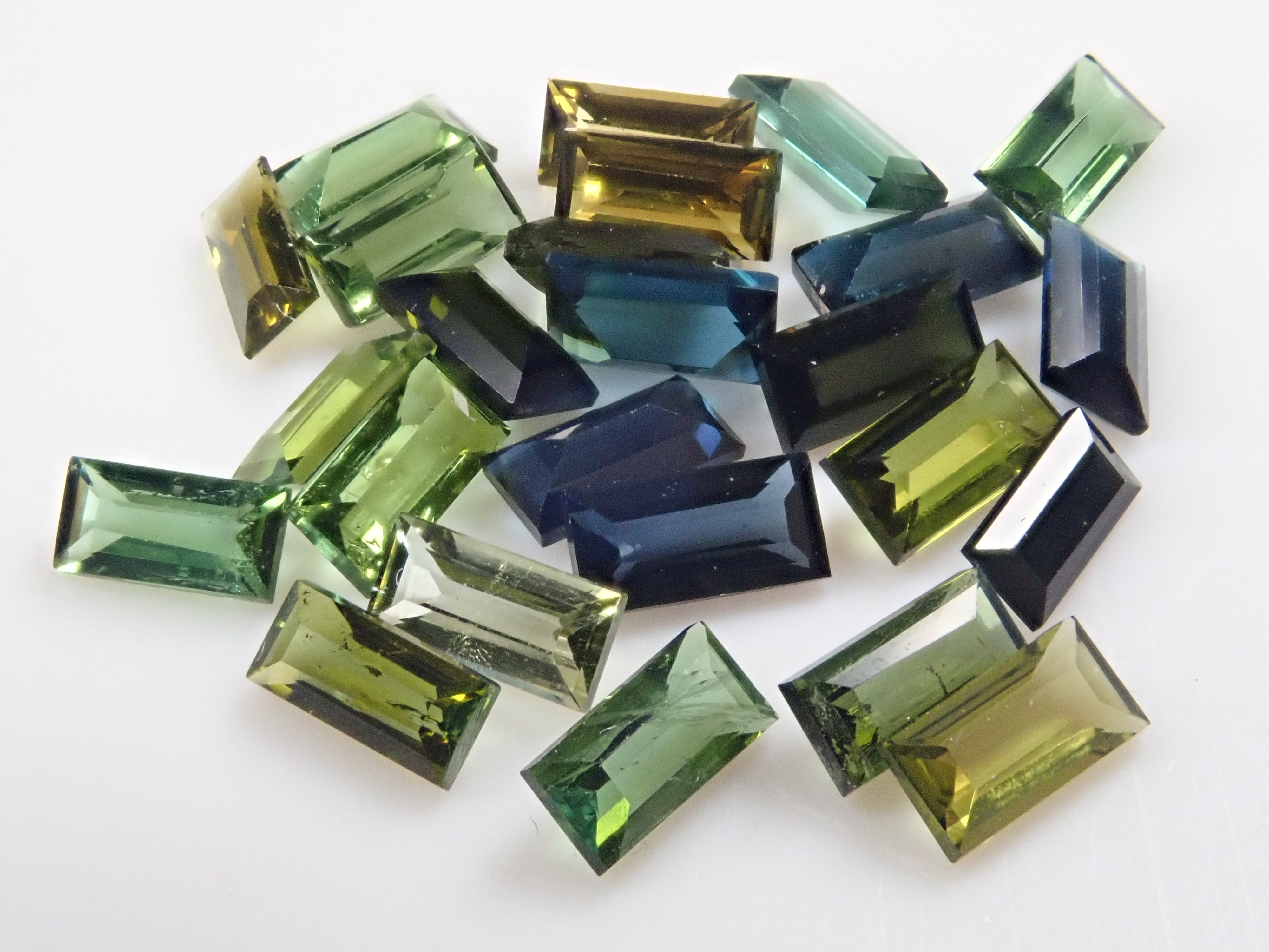 宝石ガチャ💎バゲットカットのトルマリン1石💎4×2mm《複数購入割引有》