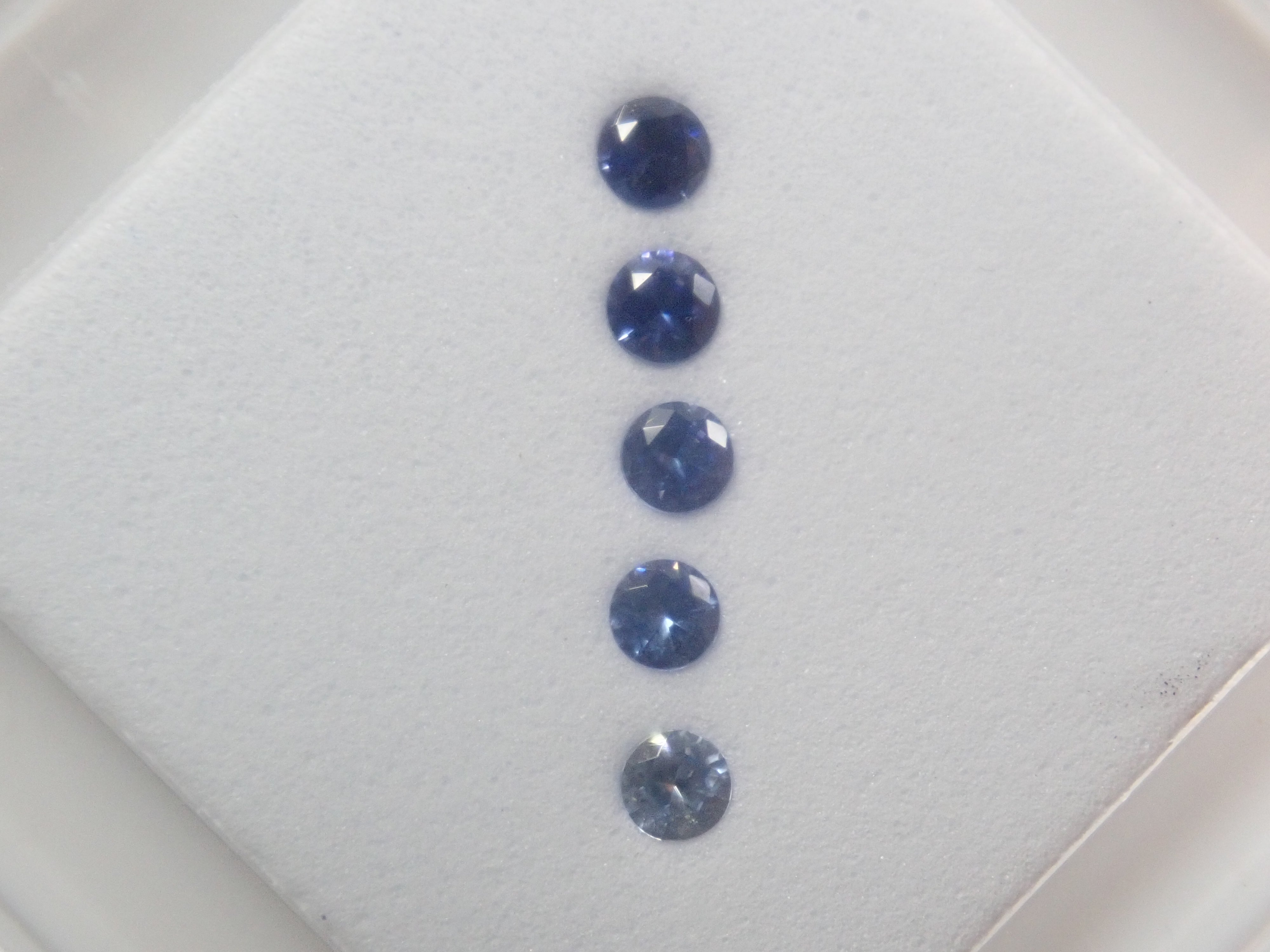 《Limited to 1 Set》Benitoite Gradation 5-Stone Set (2.0mm, includes top quality) 《Multiple Purchase Discount Available》