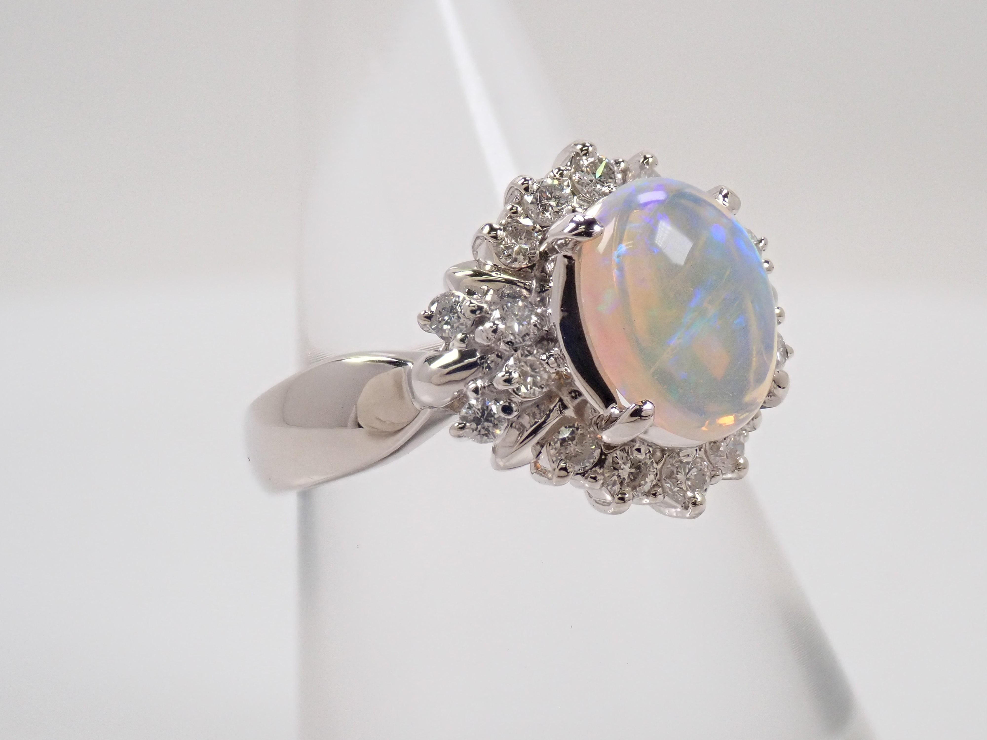 Pt900 オパール 1.10ct ダイヤモンド0.46ctリング