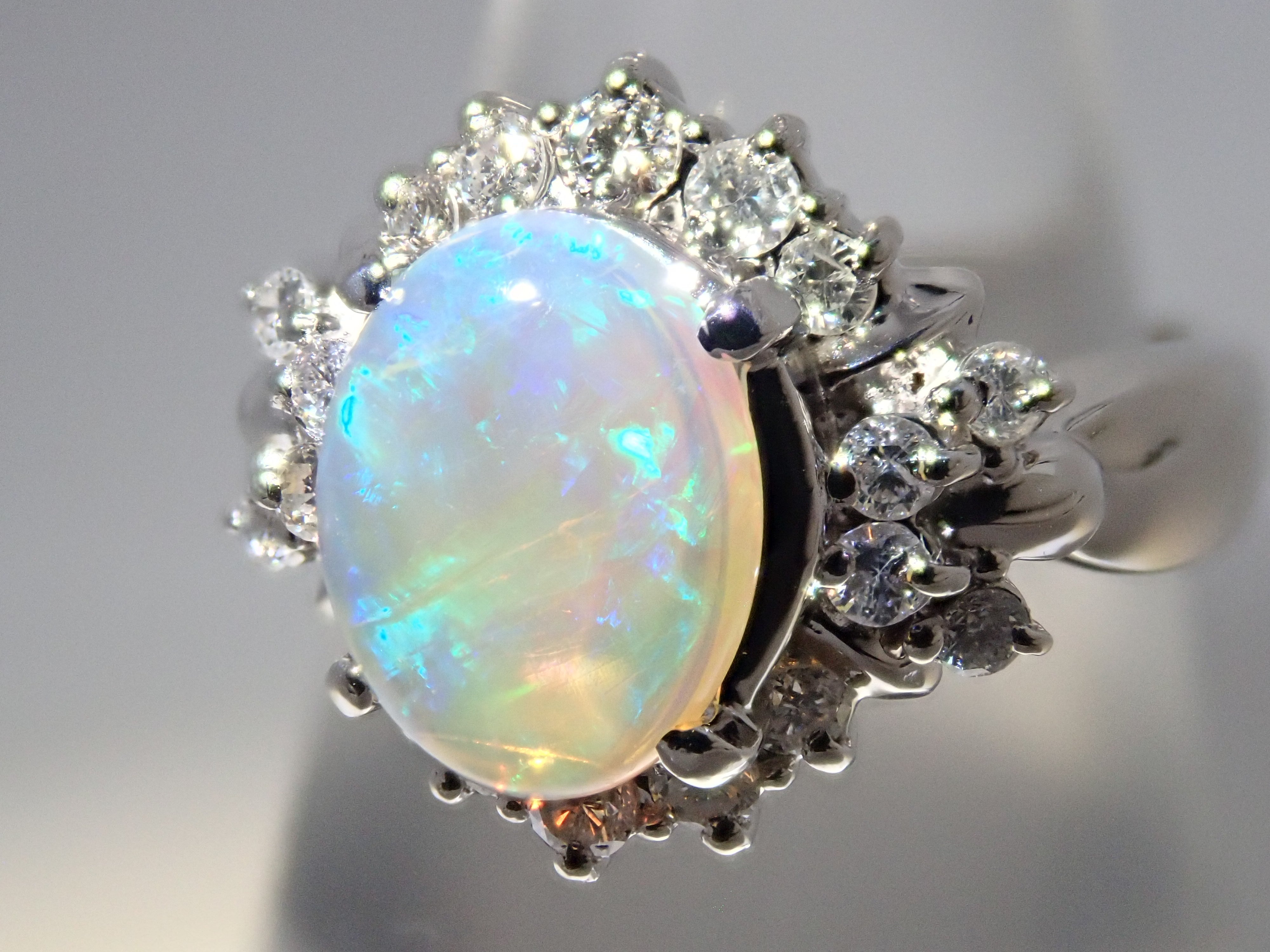 Pt900 オパール 1.10ct ダイヤモンド0.46ctリング