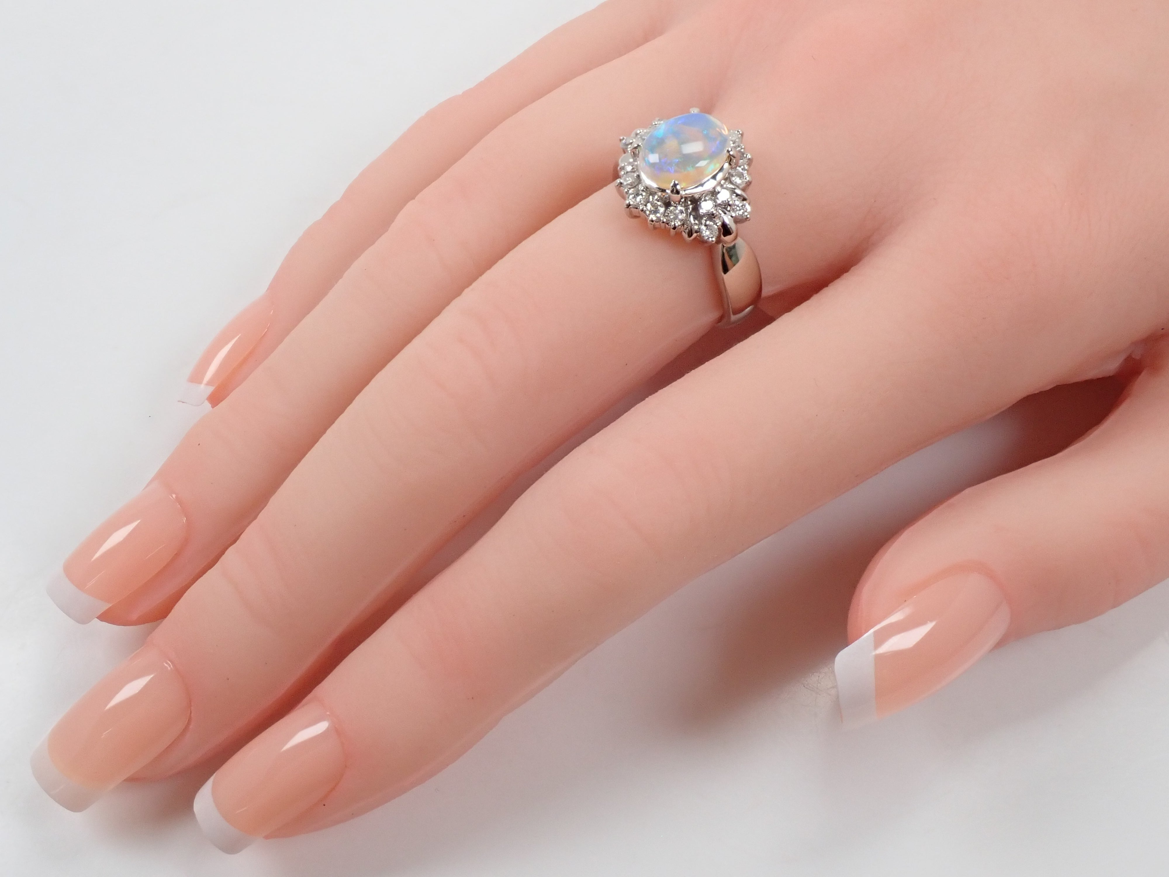 Pt900 オパール 1.10ct ダイヤモンド0.46ctリング
