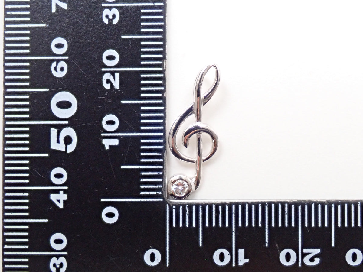【9/20 22時販売】【カラフリ】 K18WGダイヤモンド 0.09ct ト音記号モチーフ ペンダントトップ（ネックレストップ）