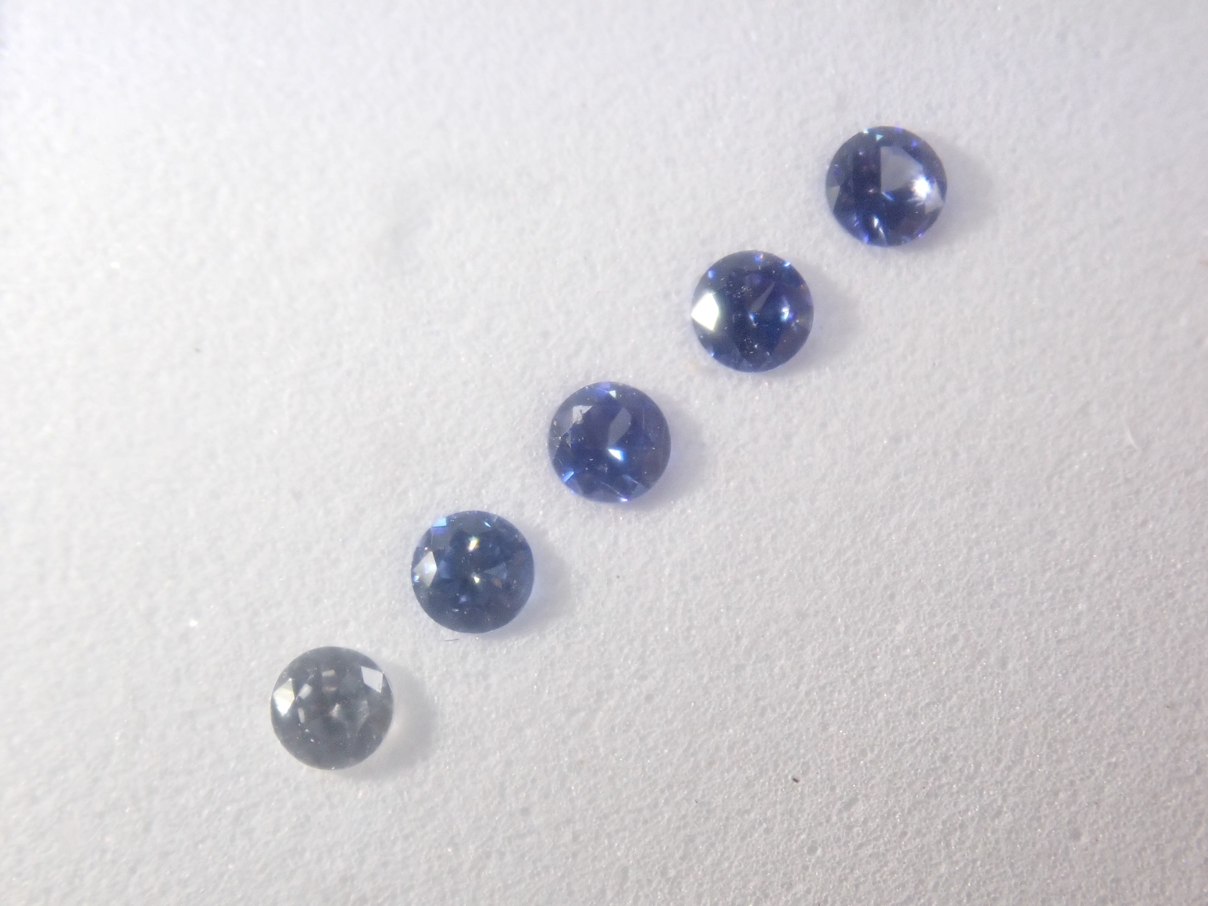 【9/4 22時販売】《限定1セット》ベニトアイトグラデーション5石セット（2.25mm,トップクオリティ含む） 《複数購入割引有》