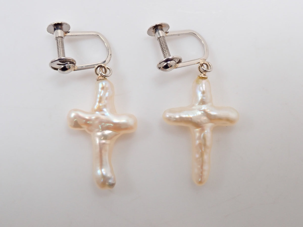 【9/15 22時販売】【カラフリ】Pt850 クロスシェイプパール（真珠）イヤリング 鑑別書
