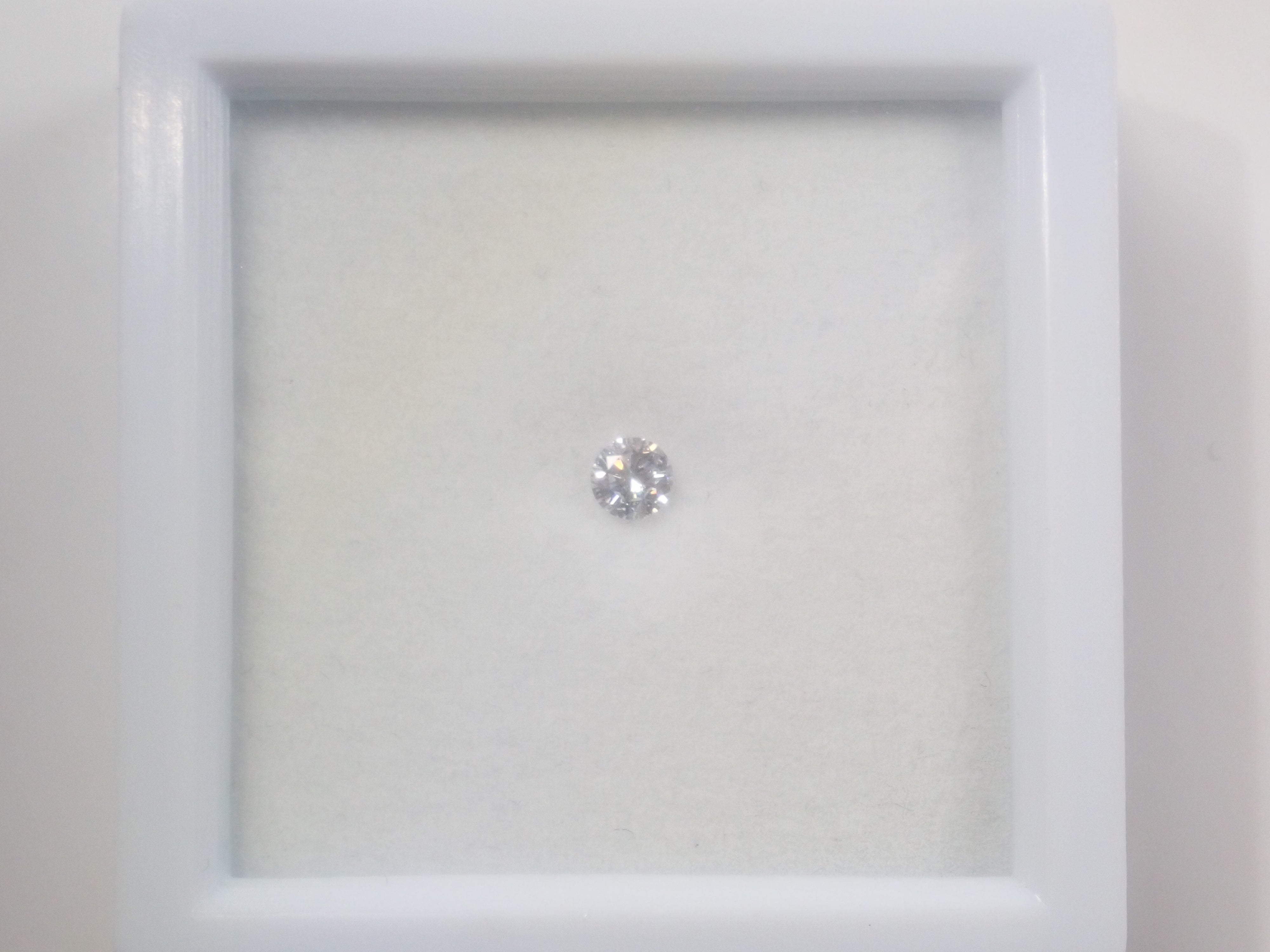 [On sale May 23rd at 10 PM] "Limited 9 Stones - Shinjuku Pop-Up Celebration" All stones with Central Gem Laboratory sorting (3.0-3.5mm, VS-SI clarity) "Multiple purchase discount available"