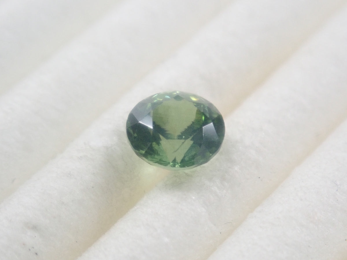 【9/29 22時販売】スリランカ産グリーンジルコン 4.2mm/0.424ctルース