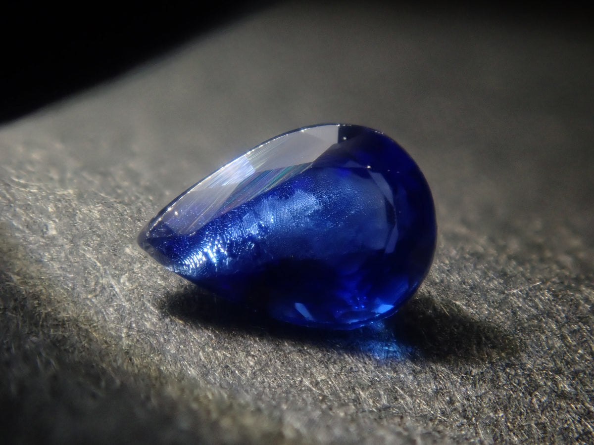 【9/18  22時販売】《限定8石》スリランカ産サファイア1石ルース（ペアシェイプカット,平均0.25ct）《複数購入割引有》