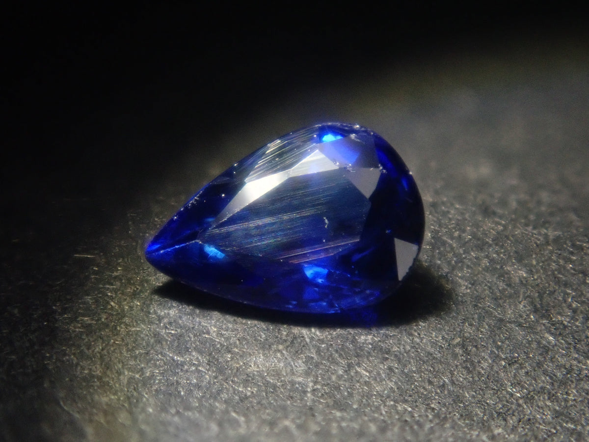 【9/18  22時販売】《限定8石》スリランカ産サファイア1石ルース（ペアシェイプカット,平均0.25ct）《複数購入割引有》
