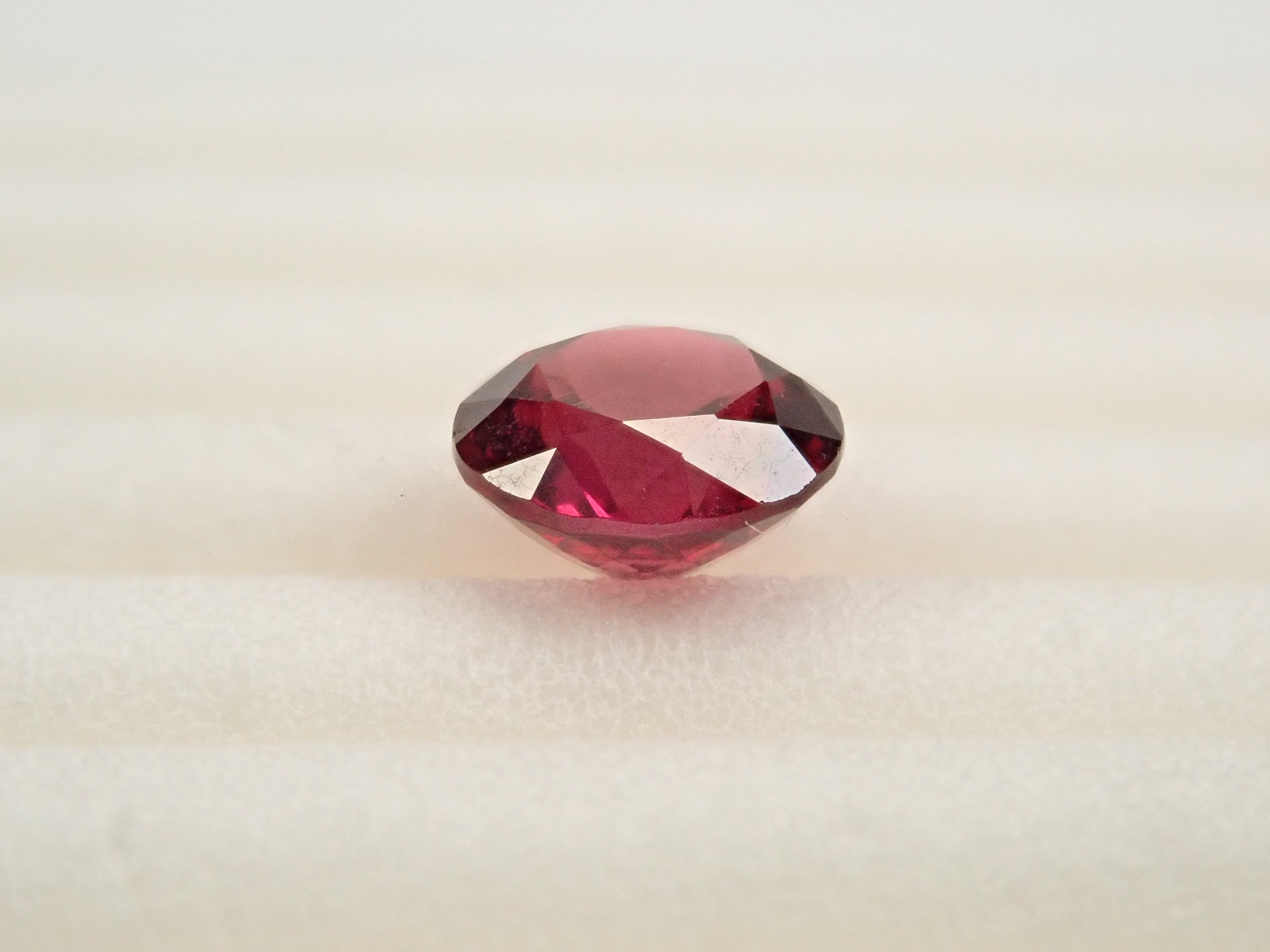 【12560349掲載】タンザニア産ロードライトガーネット 0.656ctルース
