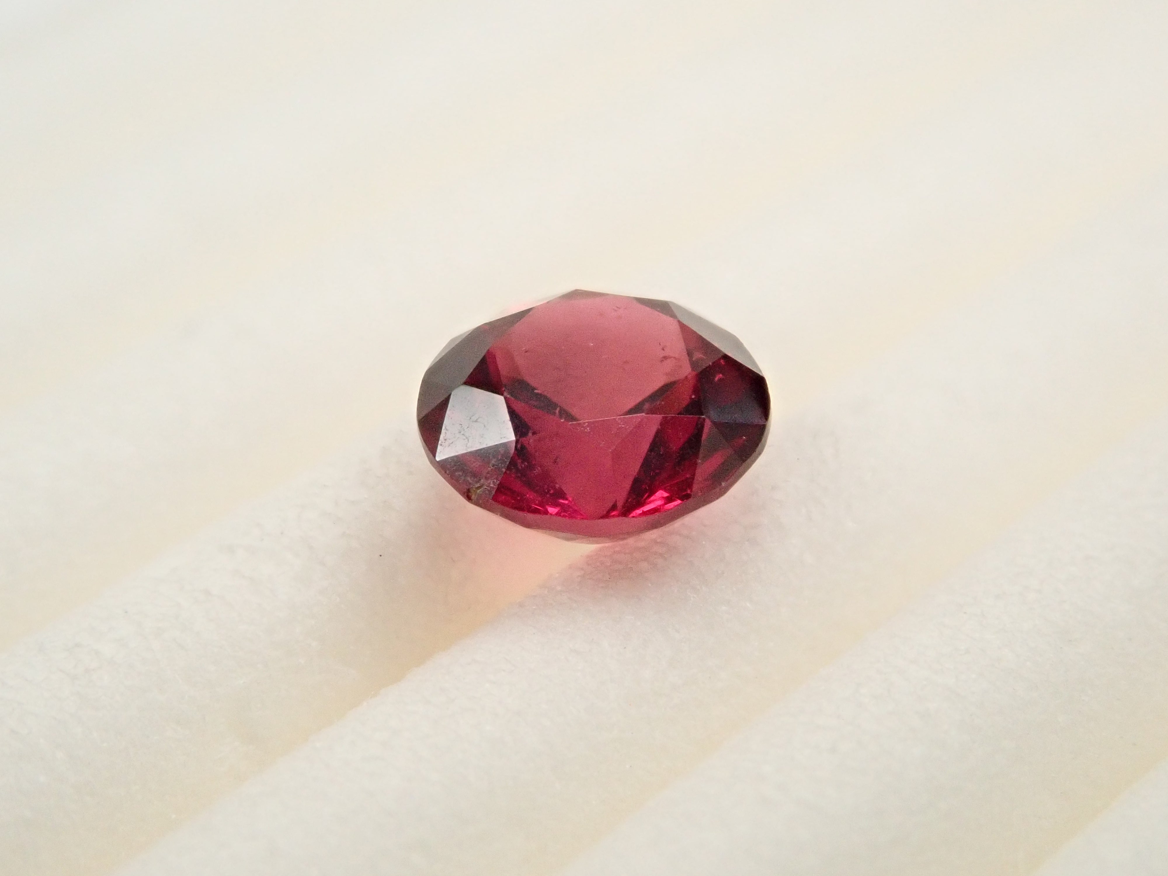 【12560349掲載】タンザニア産ロードライトガーネット 0.656ctルース