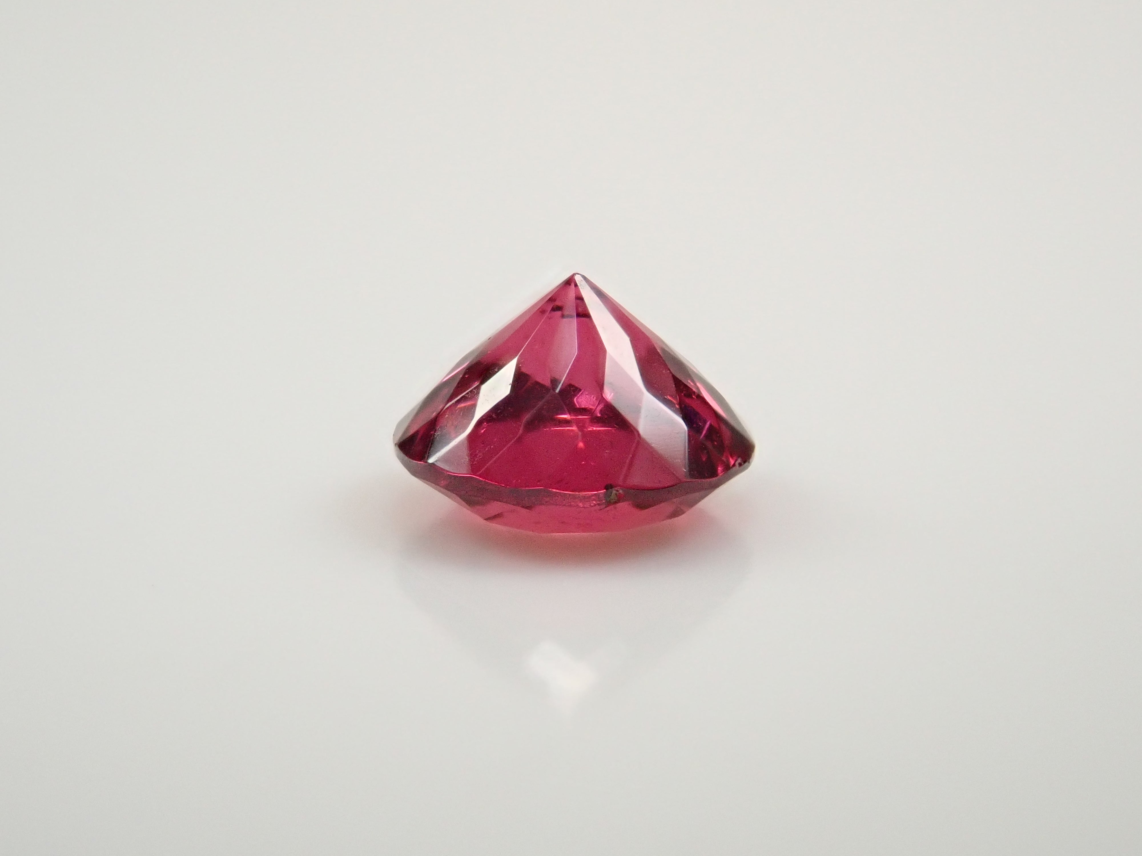 【12560349掲載】タンザニア産ロードライトガーネット 0.656ctルース