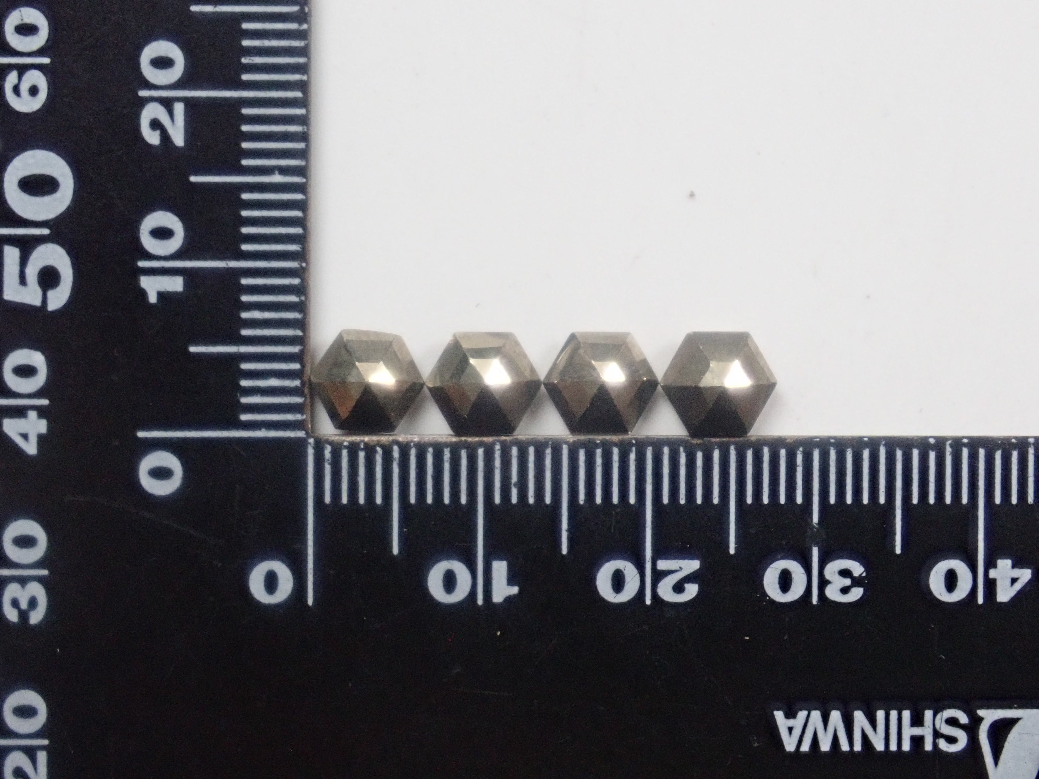 限定9石》奈良県天川村産レインボーガーネットガチャ《複数購入割引有》