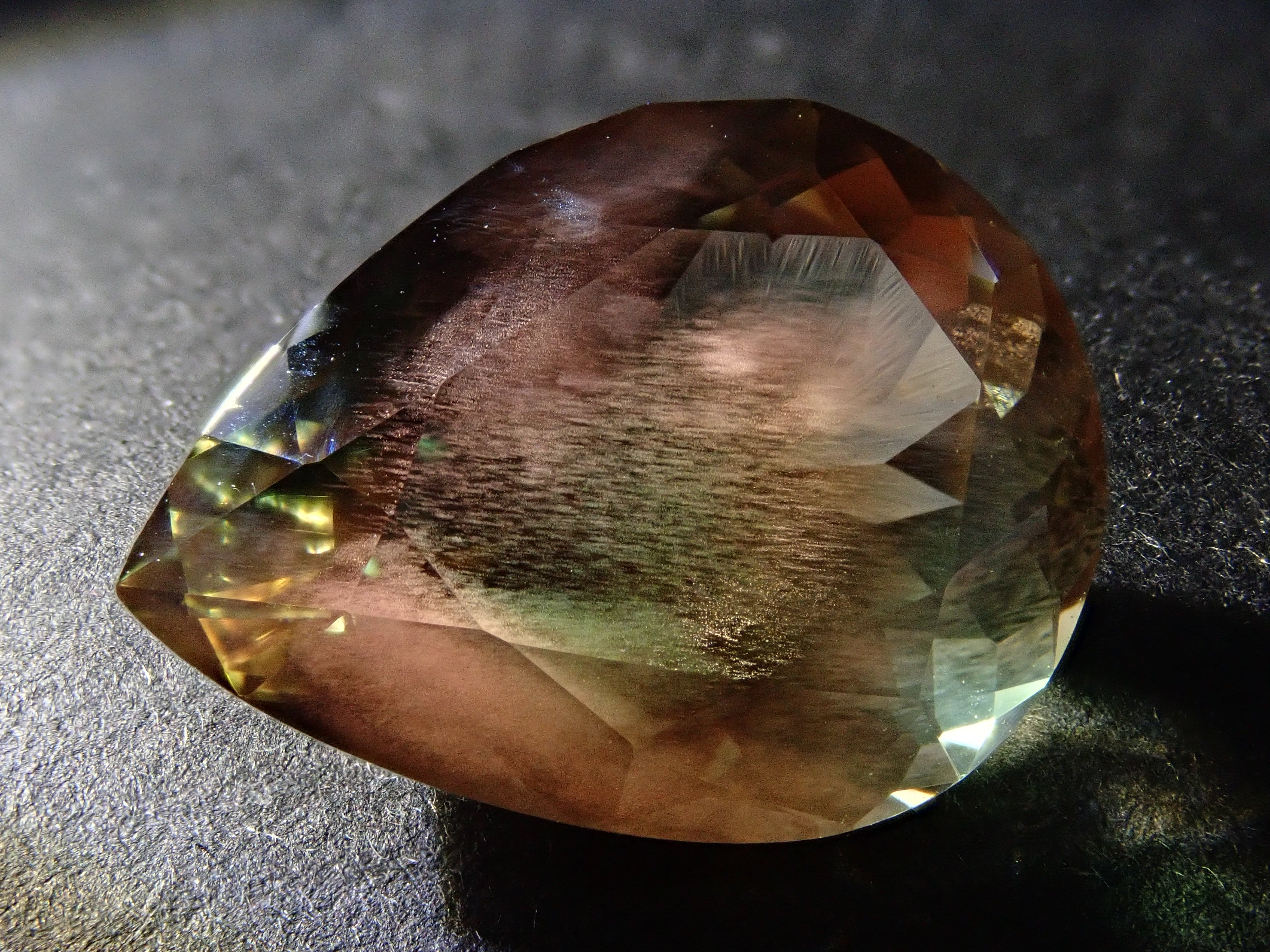 アメリカ産オレゴンサンストーン 8.338ctルース