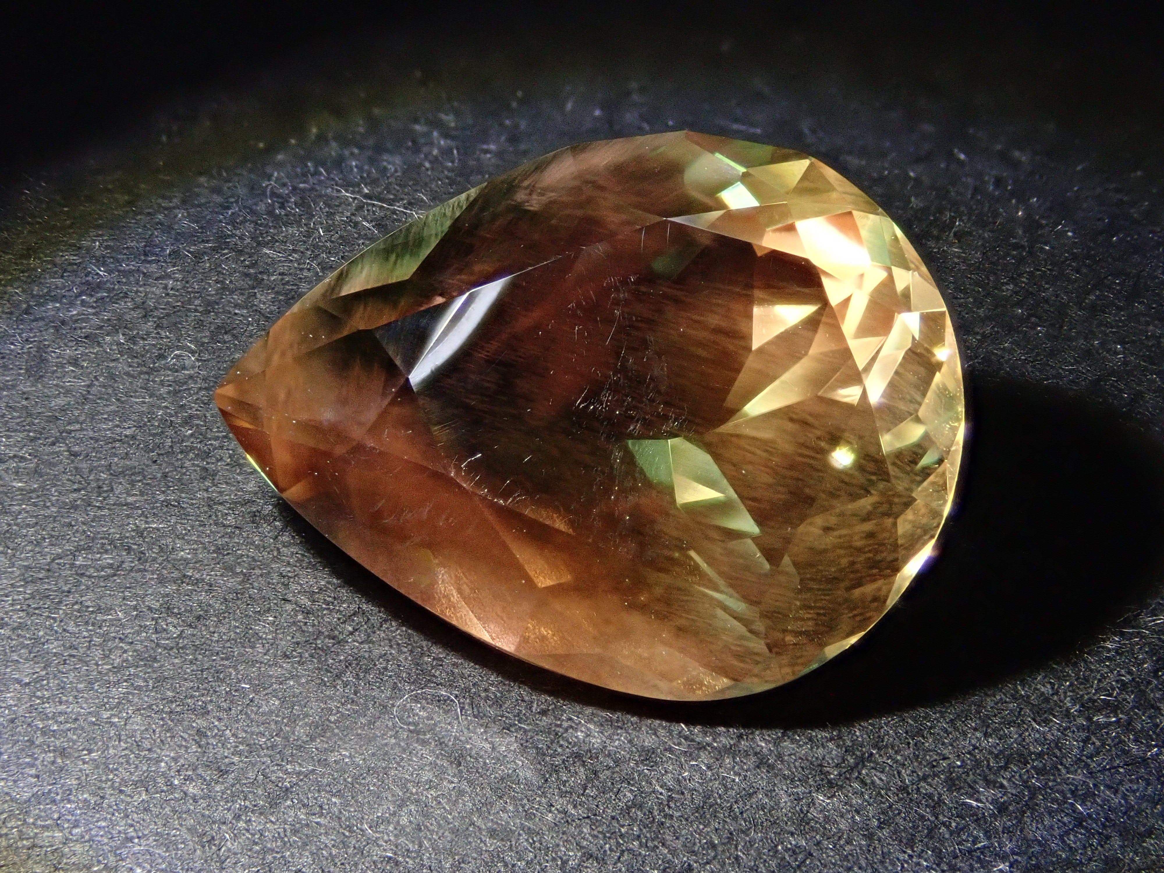 アメリカ産オレゴンサンストーン 8.338ctルース