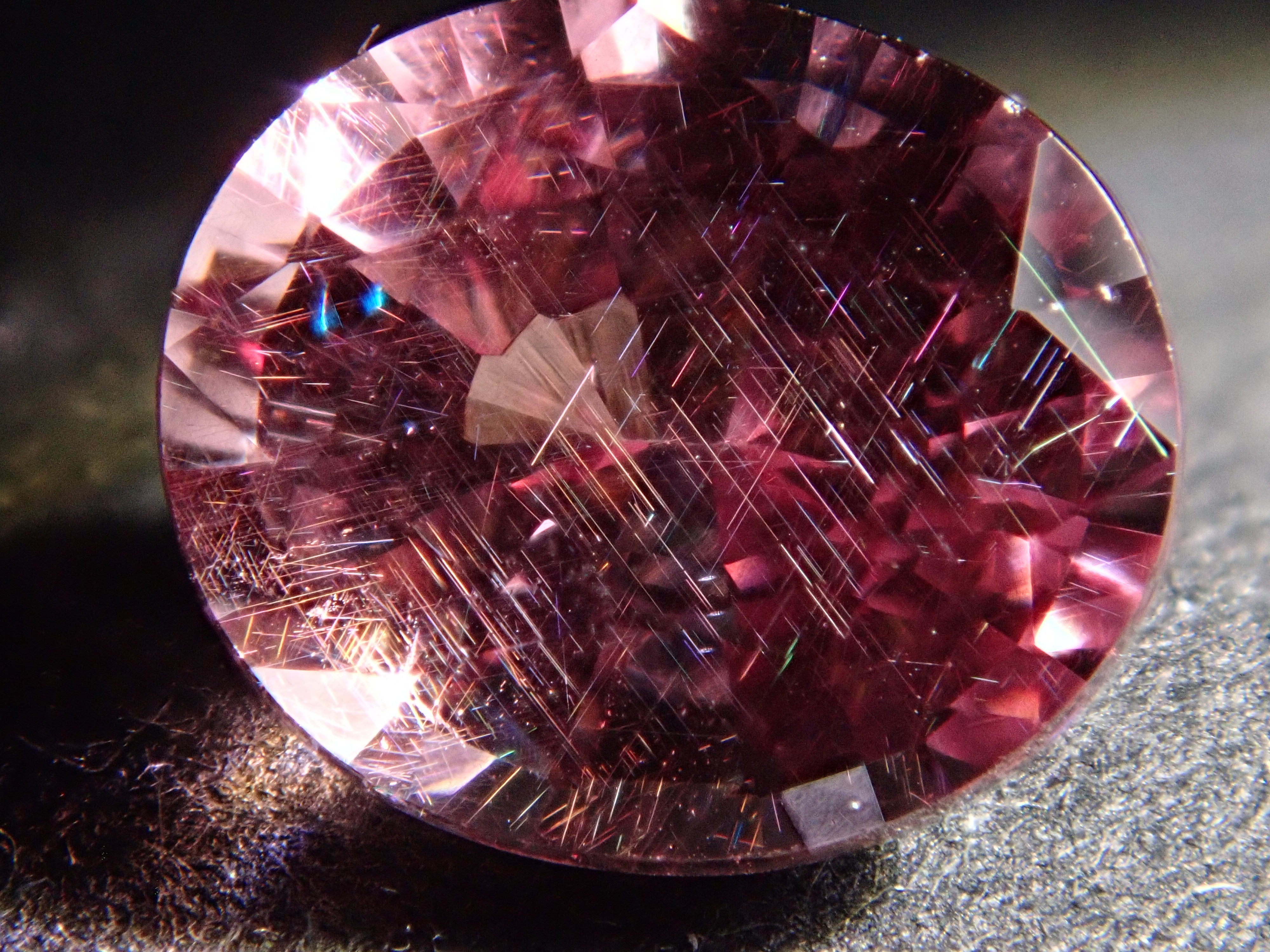 【12560367掲載】ドラゴンガーネット 1.181ctルース