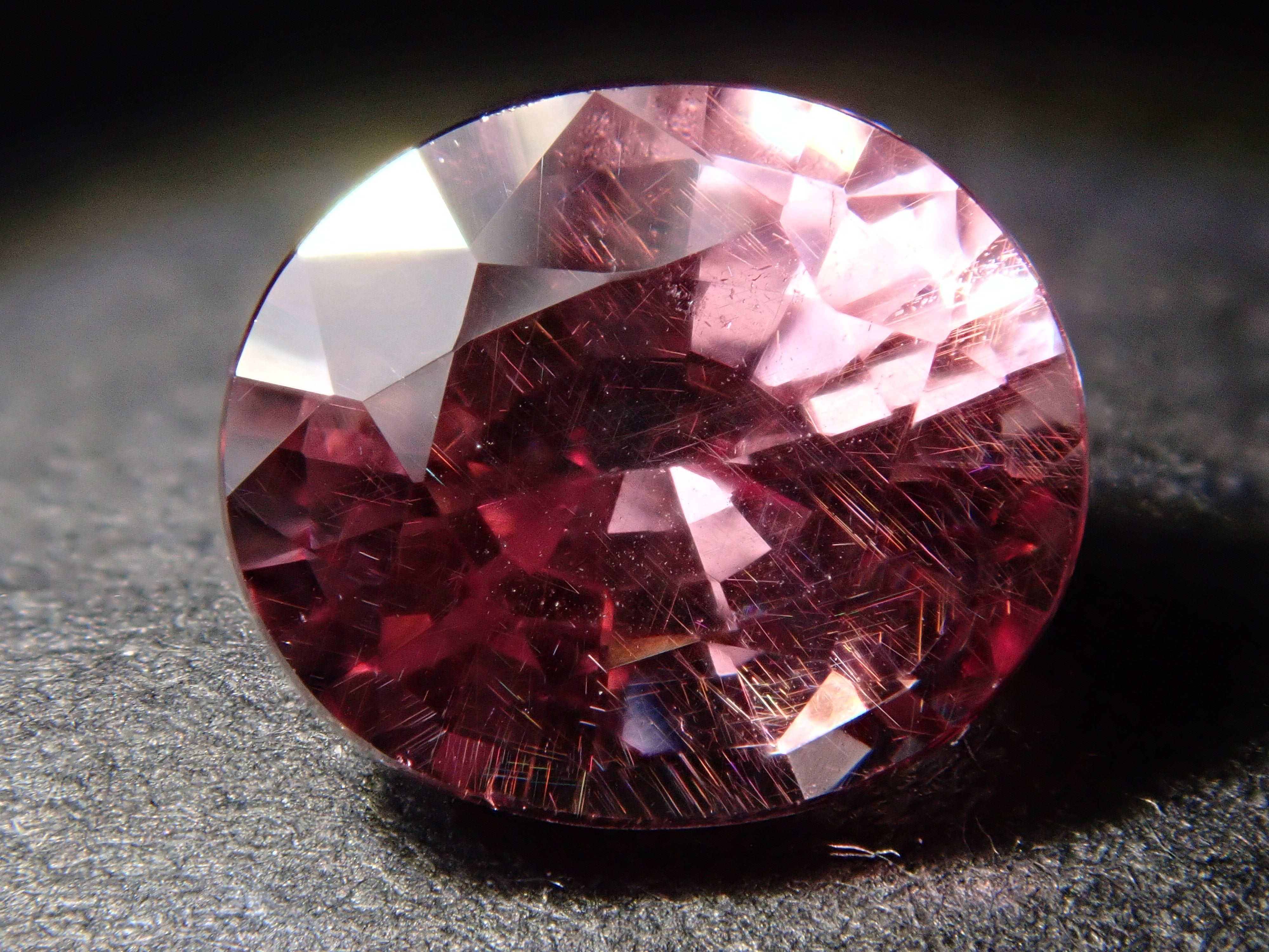 【12560367掲載】ドラゴンガーネット 1.181ctルース