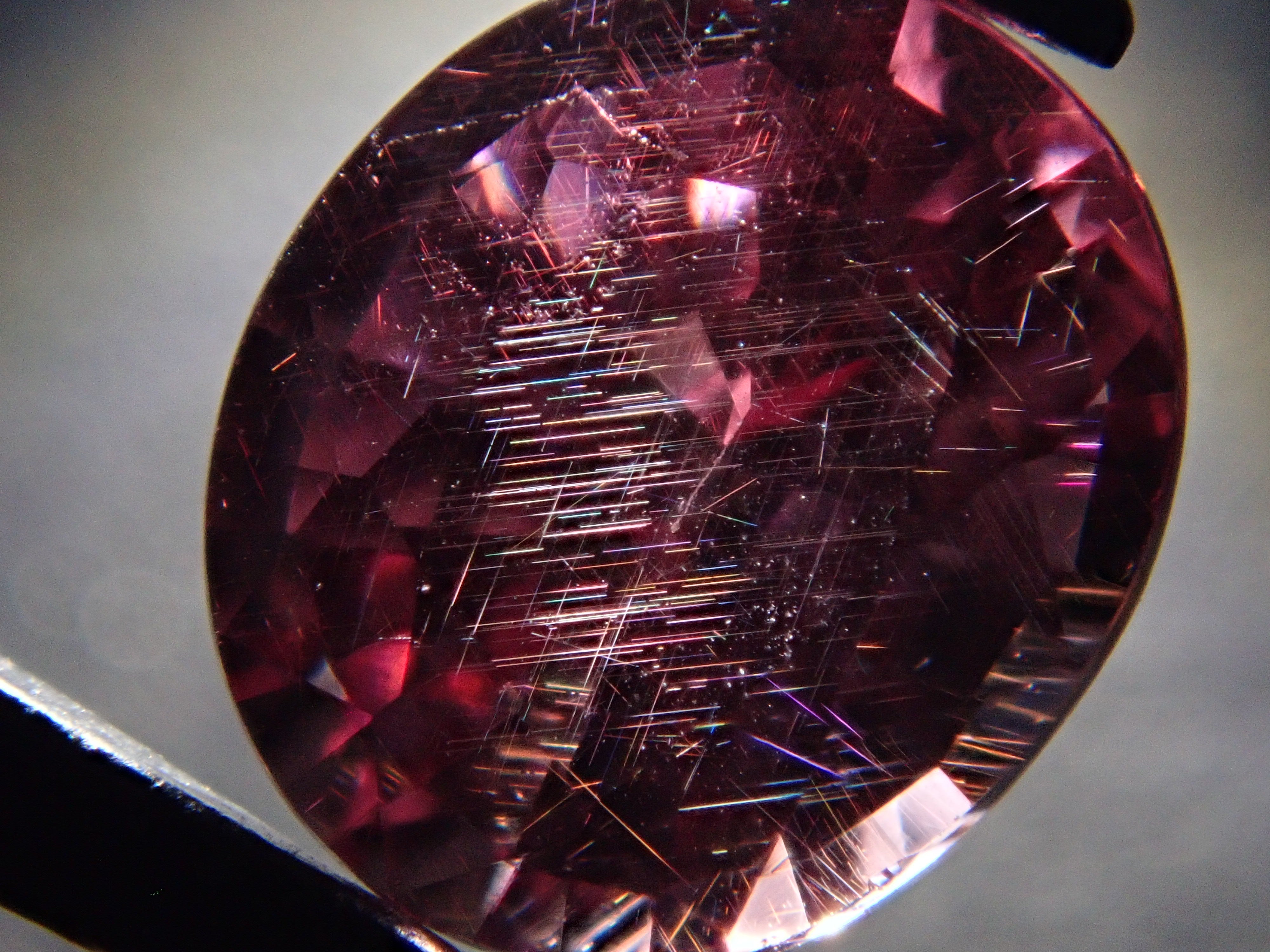 タンザニア産ドラゴンガーネット 1.181ctルース