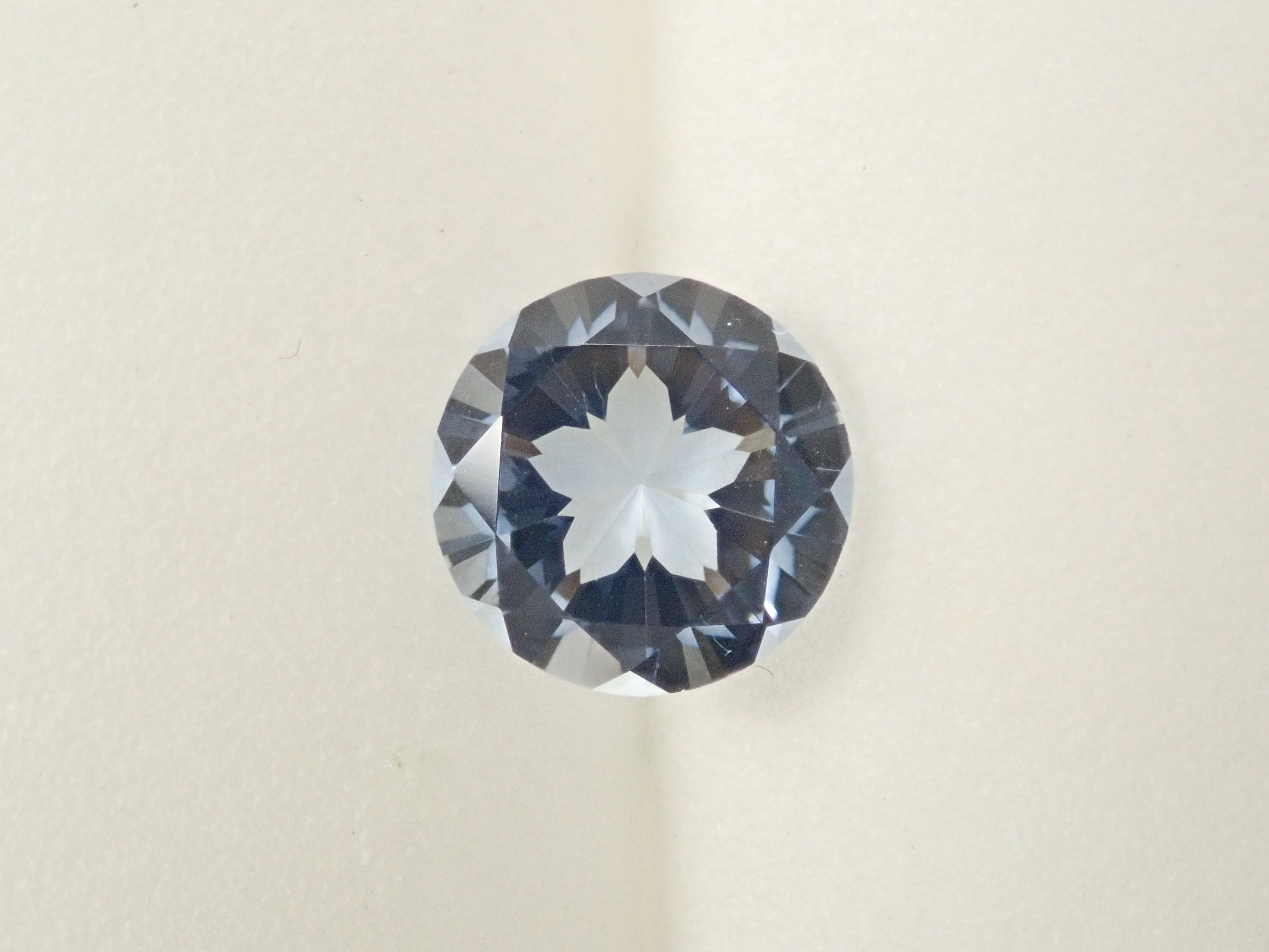 【12560378掲載】シベリアンブルークォーツ（合成クォーツ） 1.067ctルース