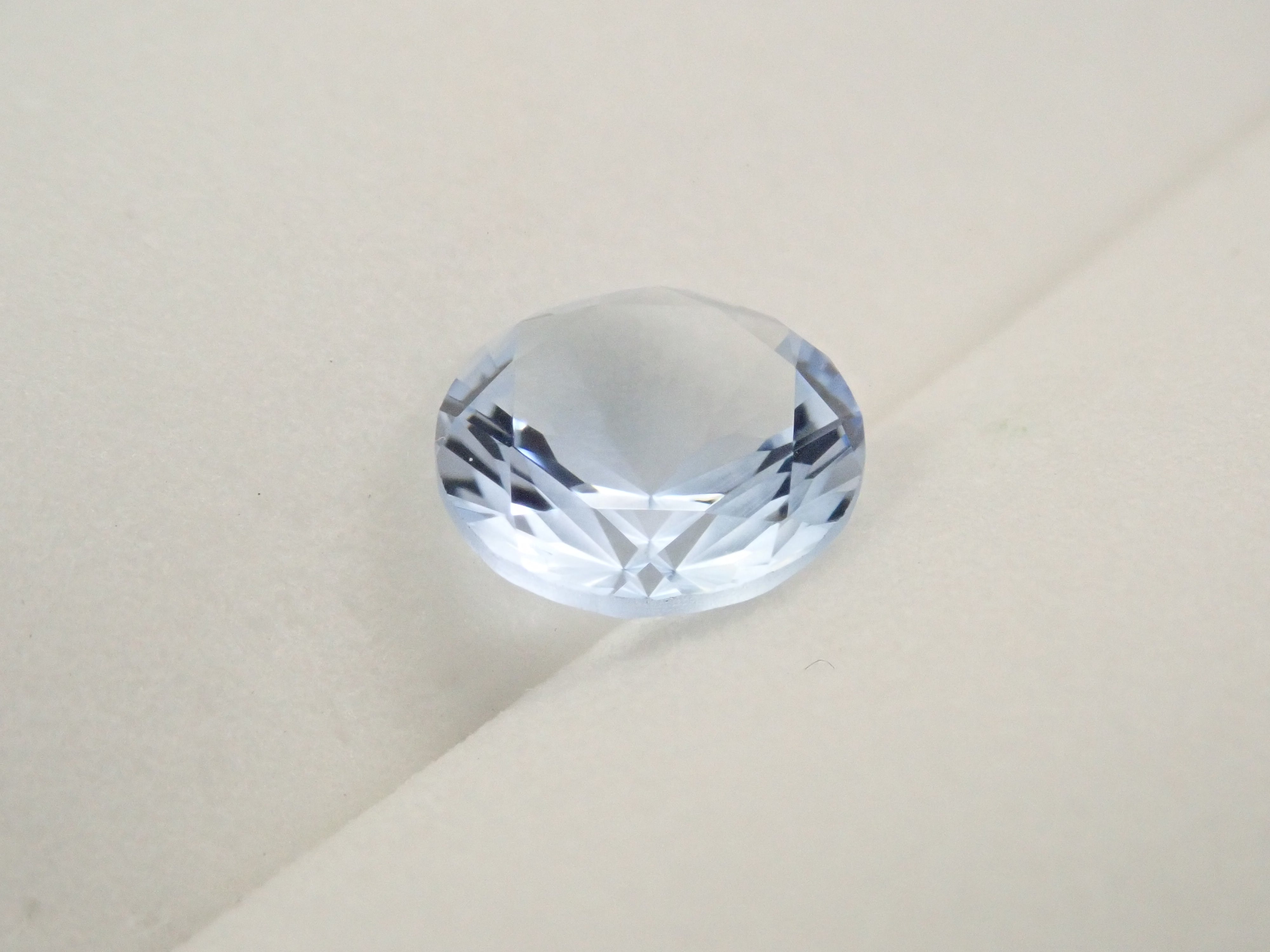 【12560378掲載】シベリアンブルークォーツ（合成クォーツ） 1.067ctルース