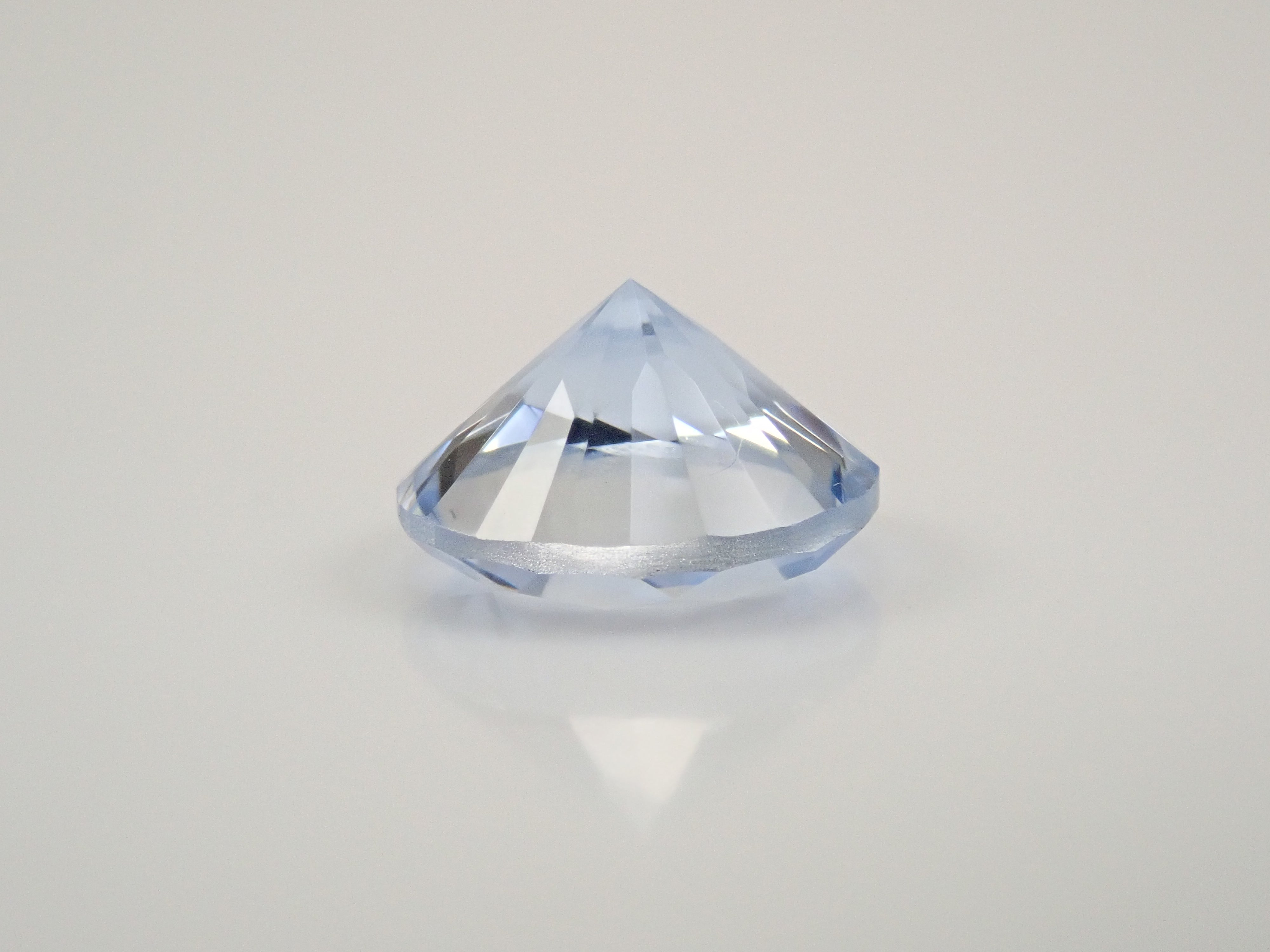 【12560378掲載】シベリアンブルークォーツ（合成クォーツ） 1.067ctルース