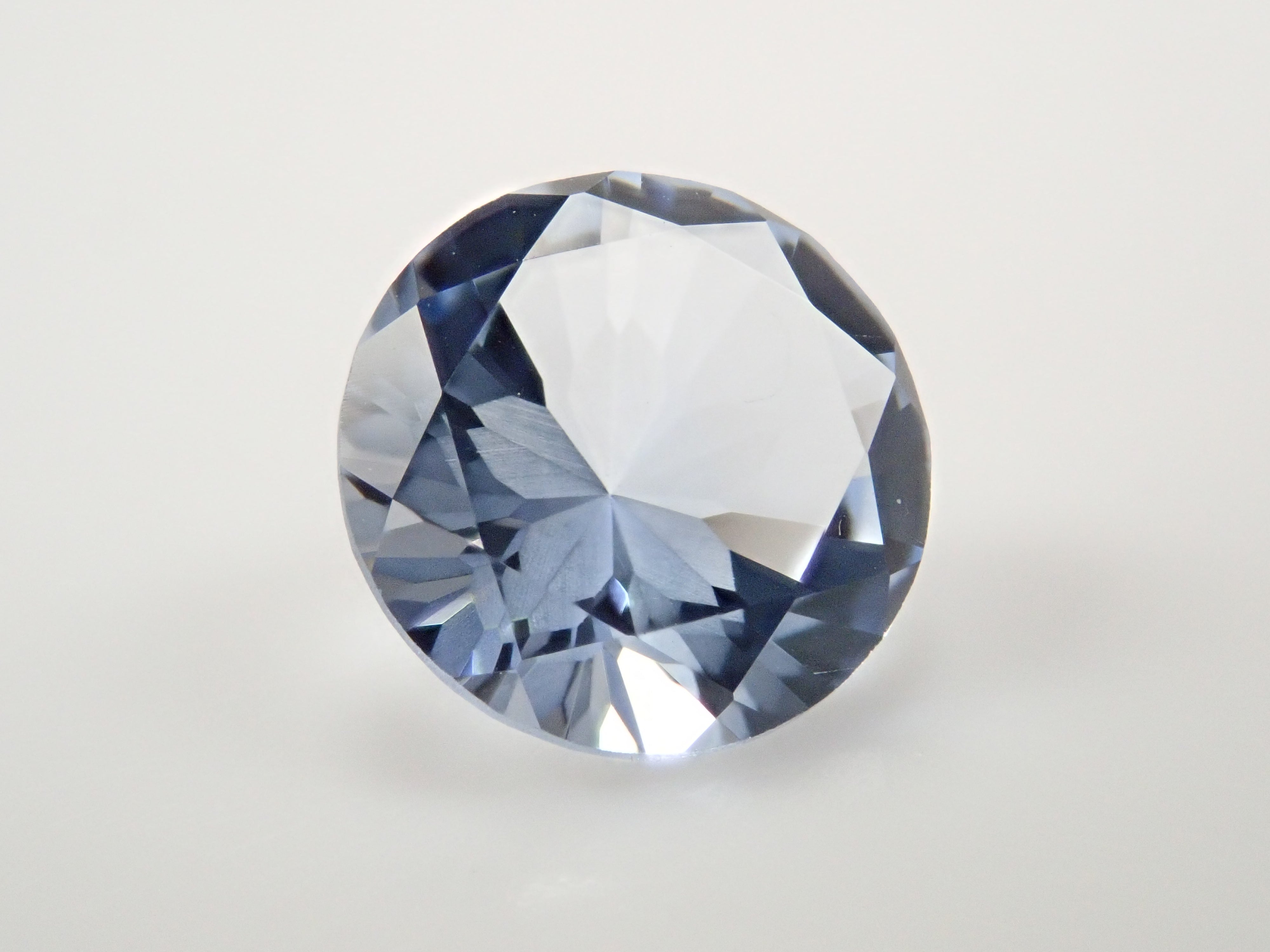 【12560378掲載】シベリアンブルークォーツ（合成クォーツ） 1.067ctルース