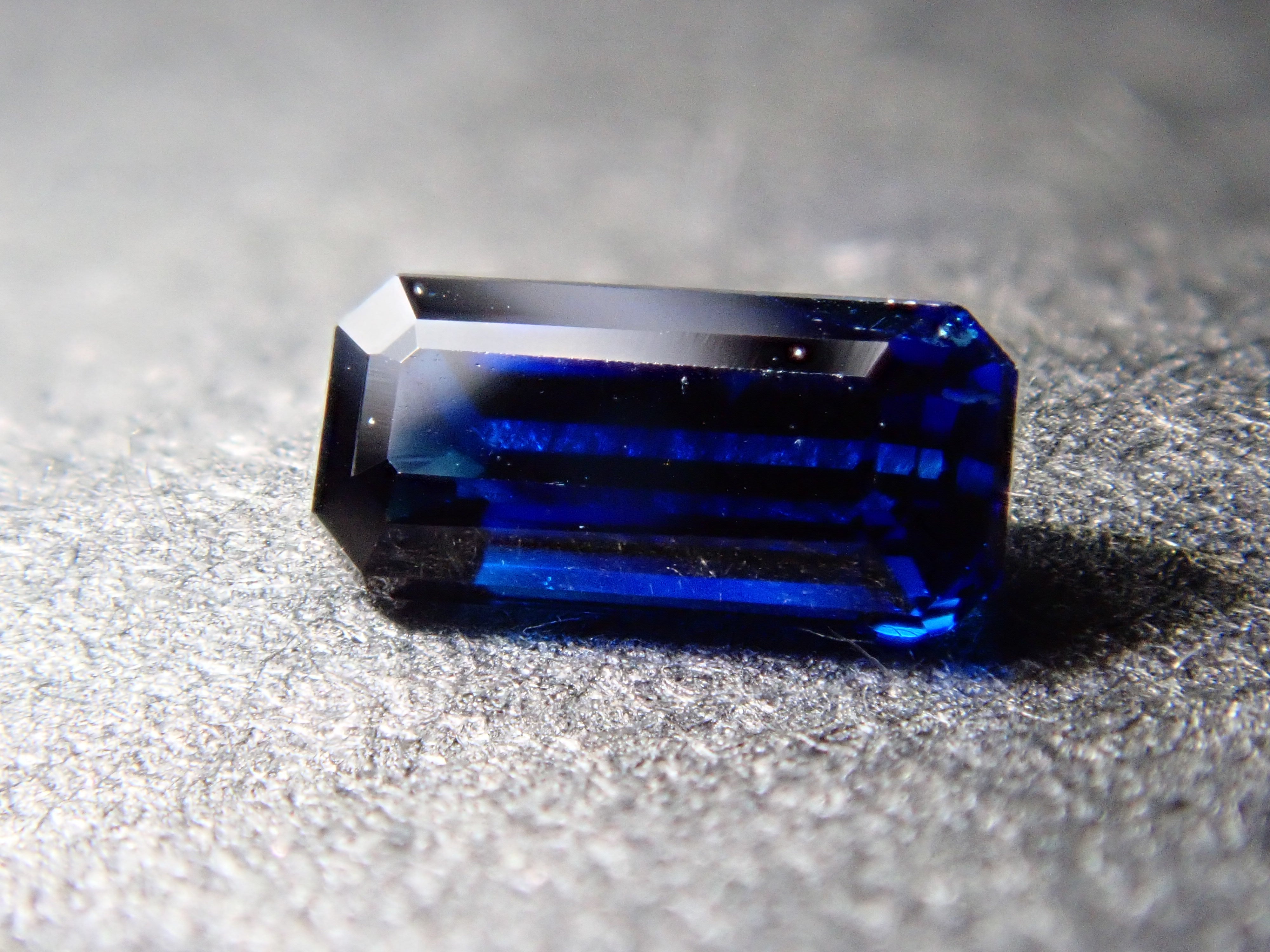 ジンバブエ産ユークレース 0.138ctルース