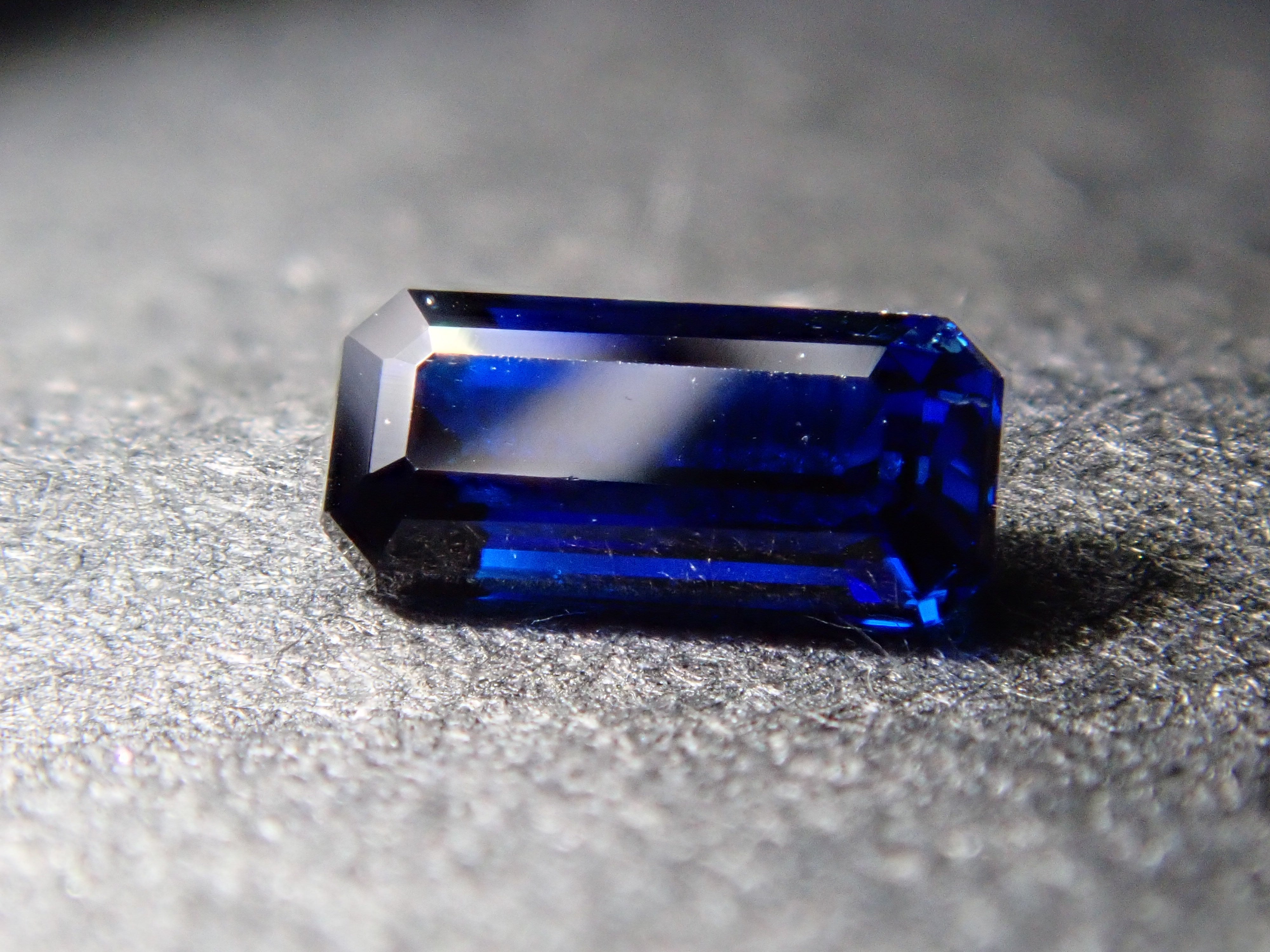 【12560350掲載】ジンバブエ産ユークレース 0.138ctルース