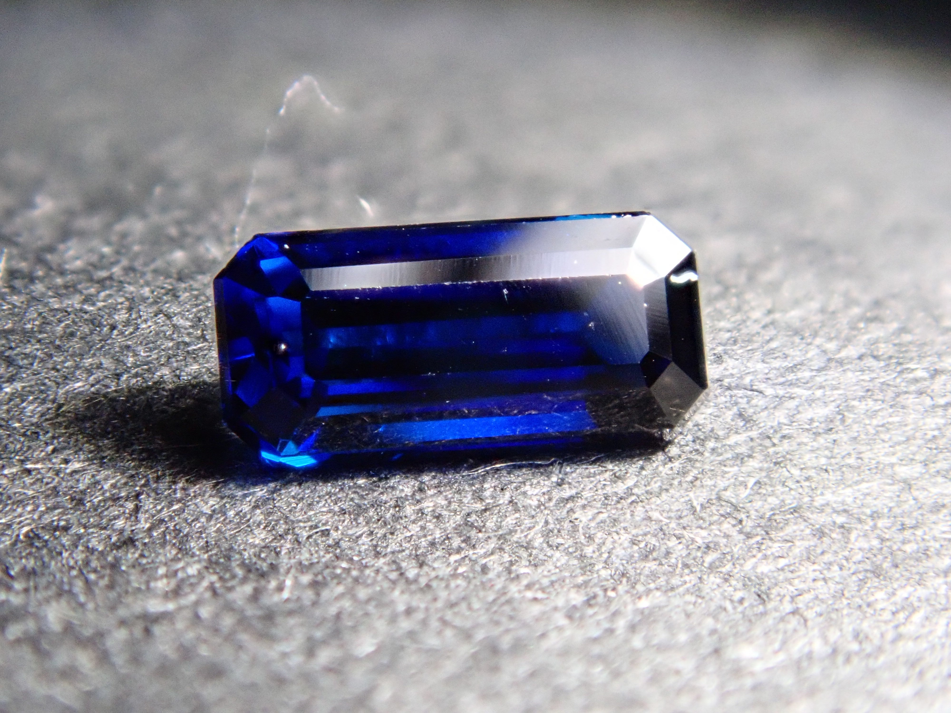 【12560350掲載】ジンバブエ産ユークレース 0.138ctルース