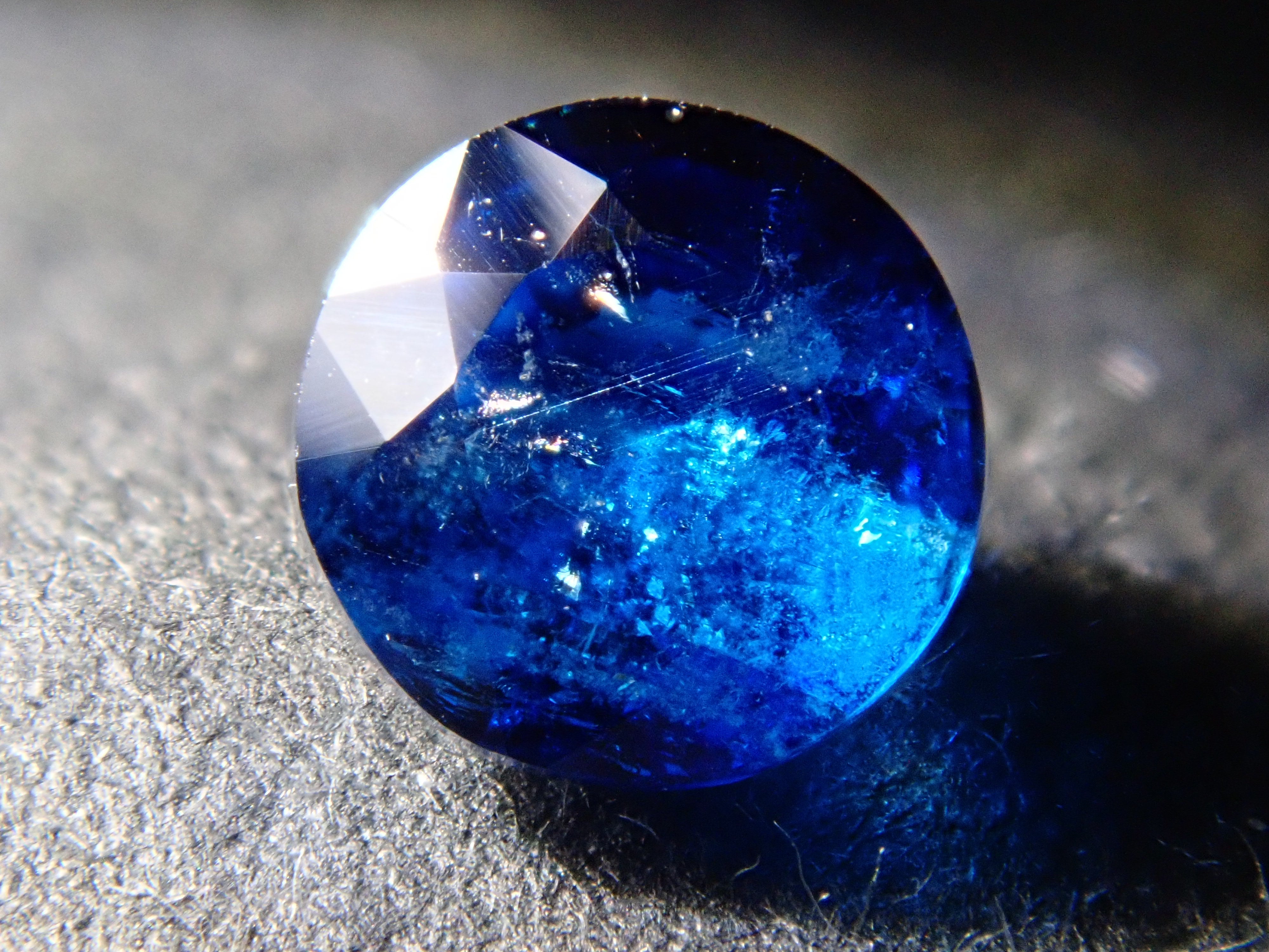 【12560352掲載】ジンバブエ産ユークレース 0.397ctルース