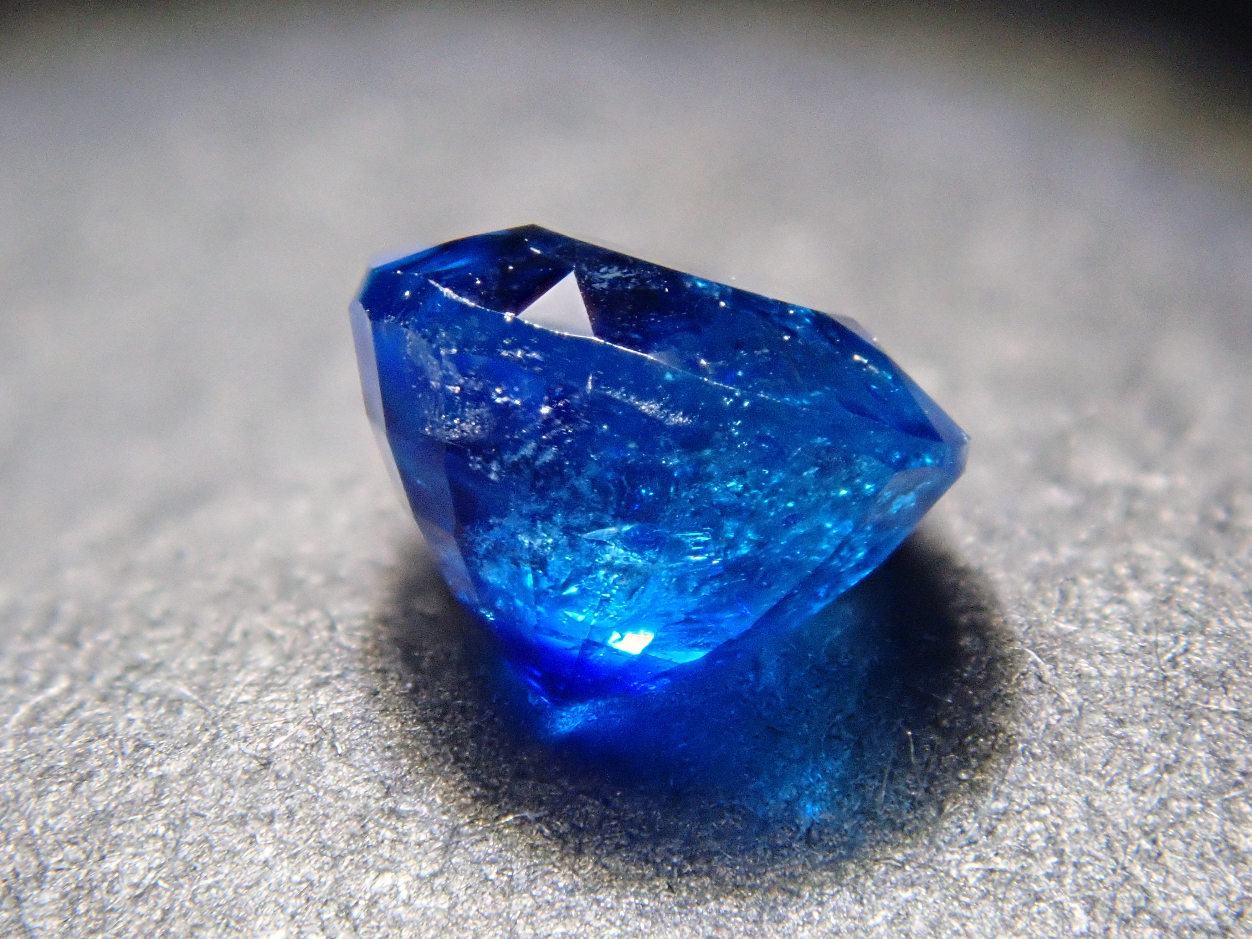 【12560352掲載】ジンバブエ産ユークレース 0.397ctルース