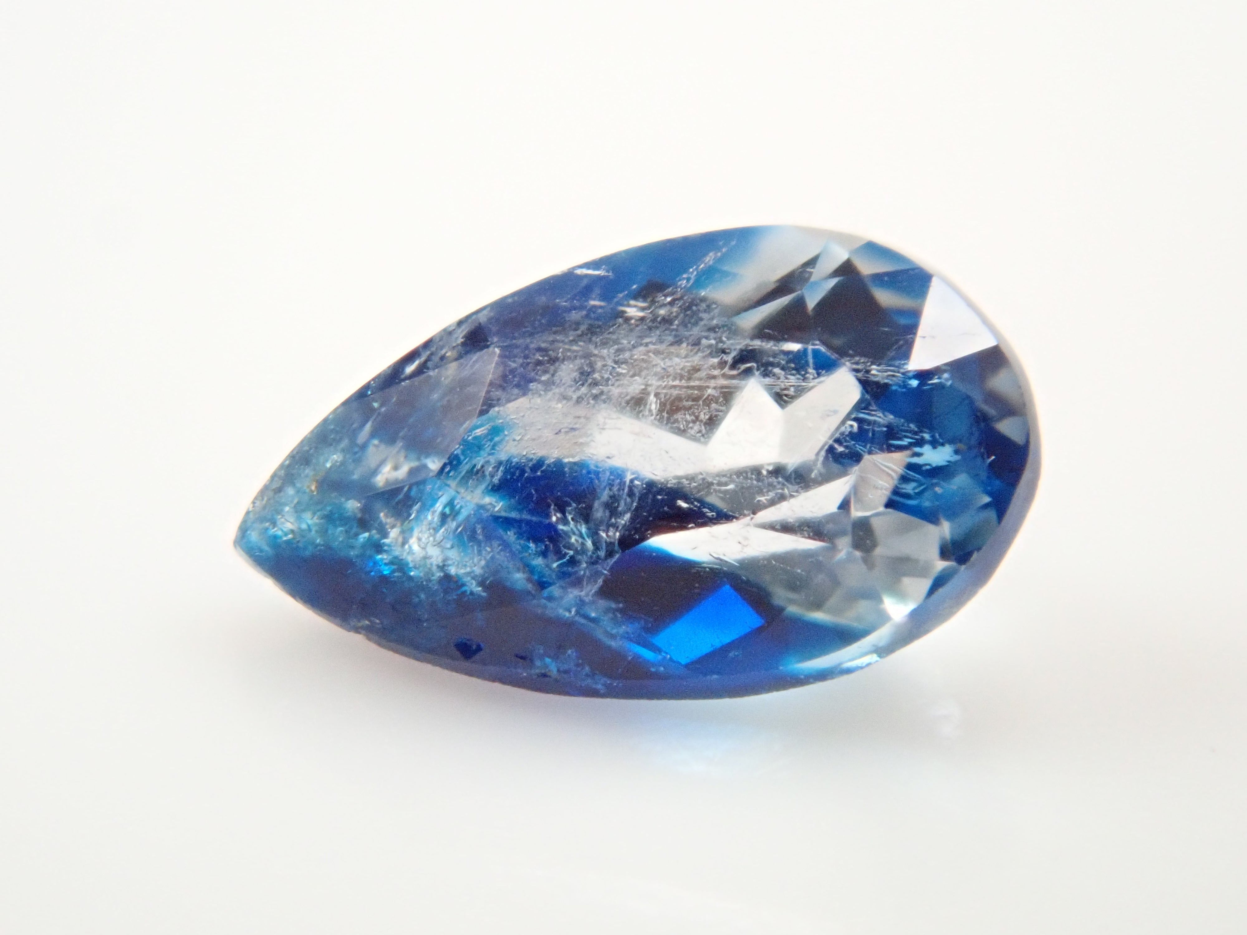 【12560353掲載】ジンバブエ産バイカラーユークレース 0.201ctルース