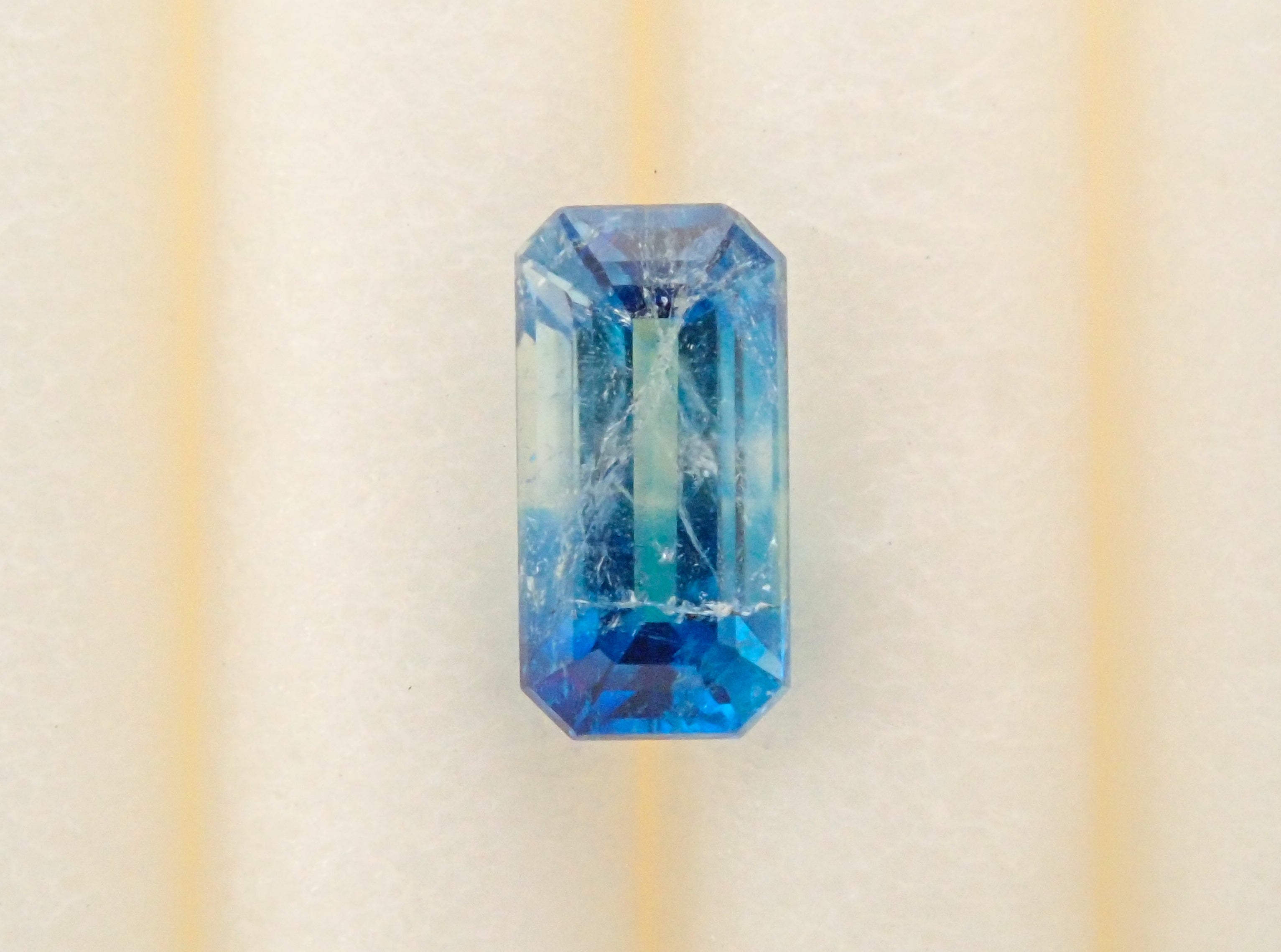 バイカラー ユークレース原石10金ペンダントトップ バイカラー ユークレース原石10金ペンダントトップ - メルカリ