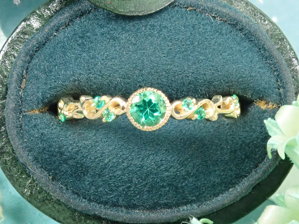 Spiritosa (with side stones) {Semi-custom ring setting}