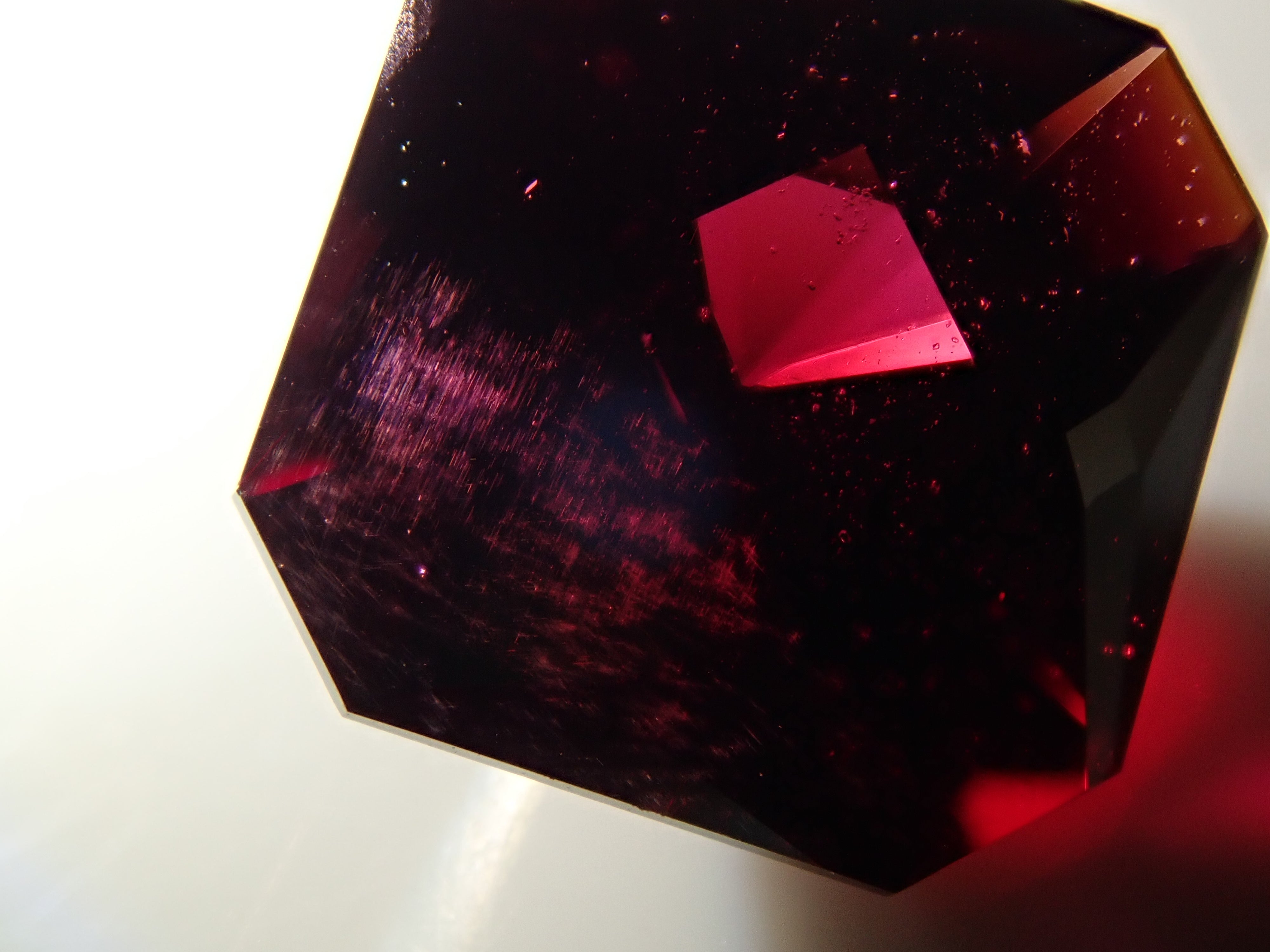 【12560306掲載】タンザニア産アルマンディンガーネット 3.227ctルース