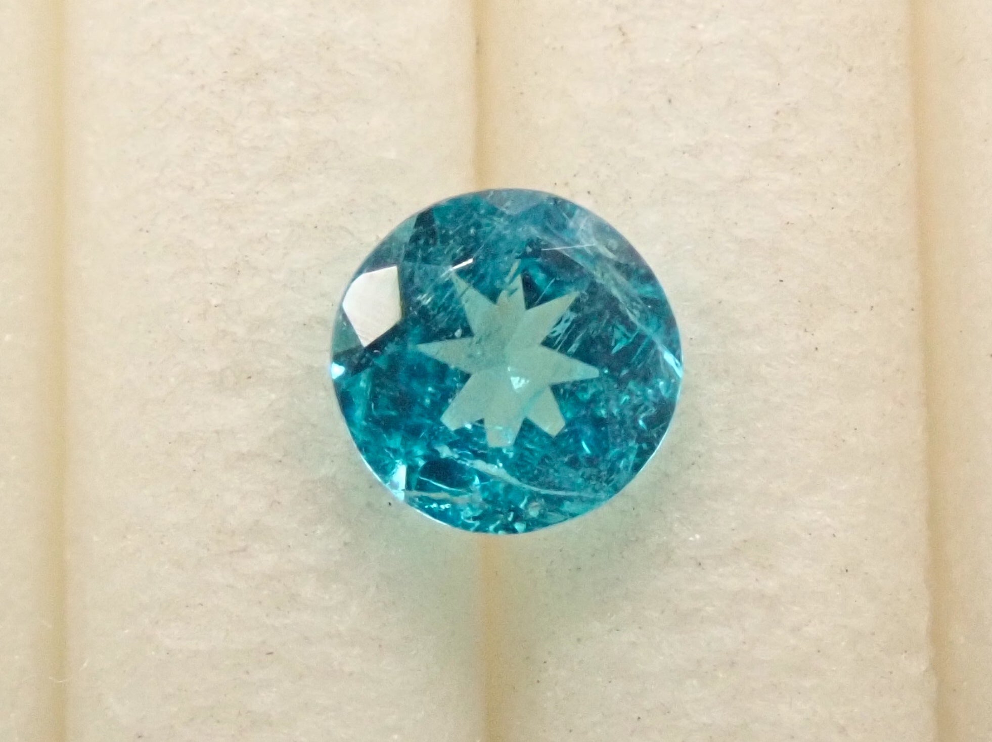 【抽選販売08：9/19(金)10時am〆】_ブラジル産パライバトルマリン 3.3mm/0.155ctルース（CuO:1.7%、MnO:1.6%）