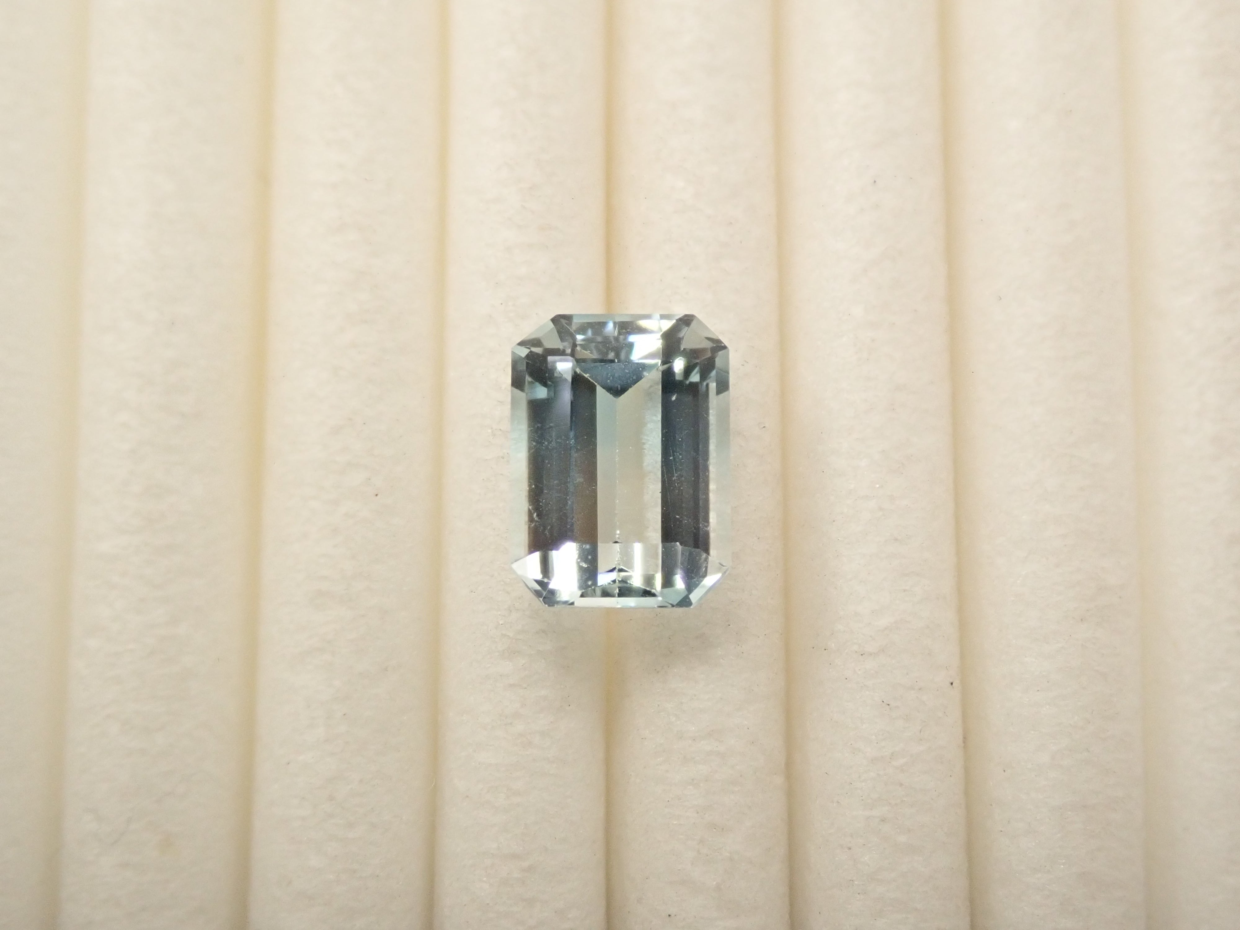 ブラジル産バイカラートパーズ 1.317ctルース