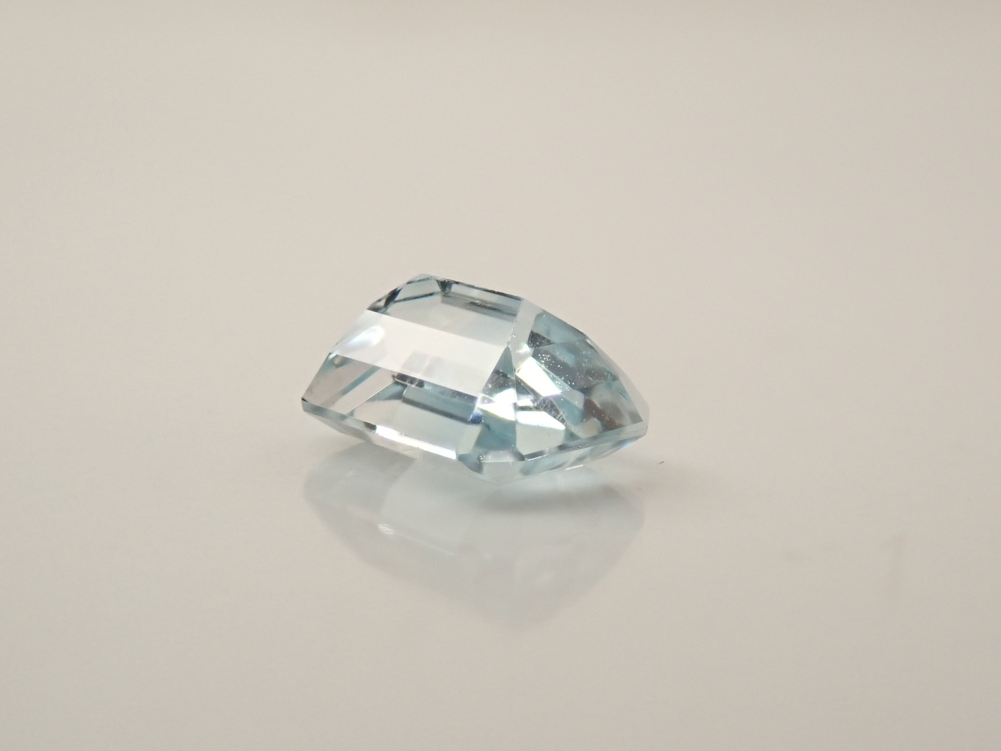 ブラジル産バイカラートパーズ 1.317ctルース