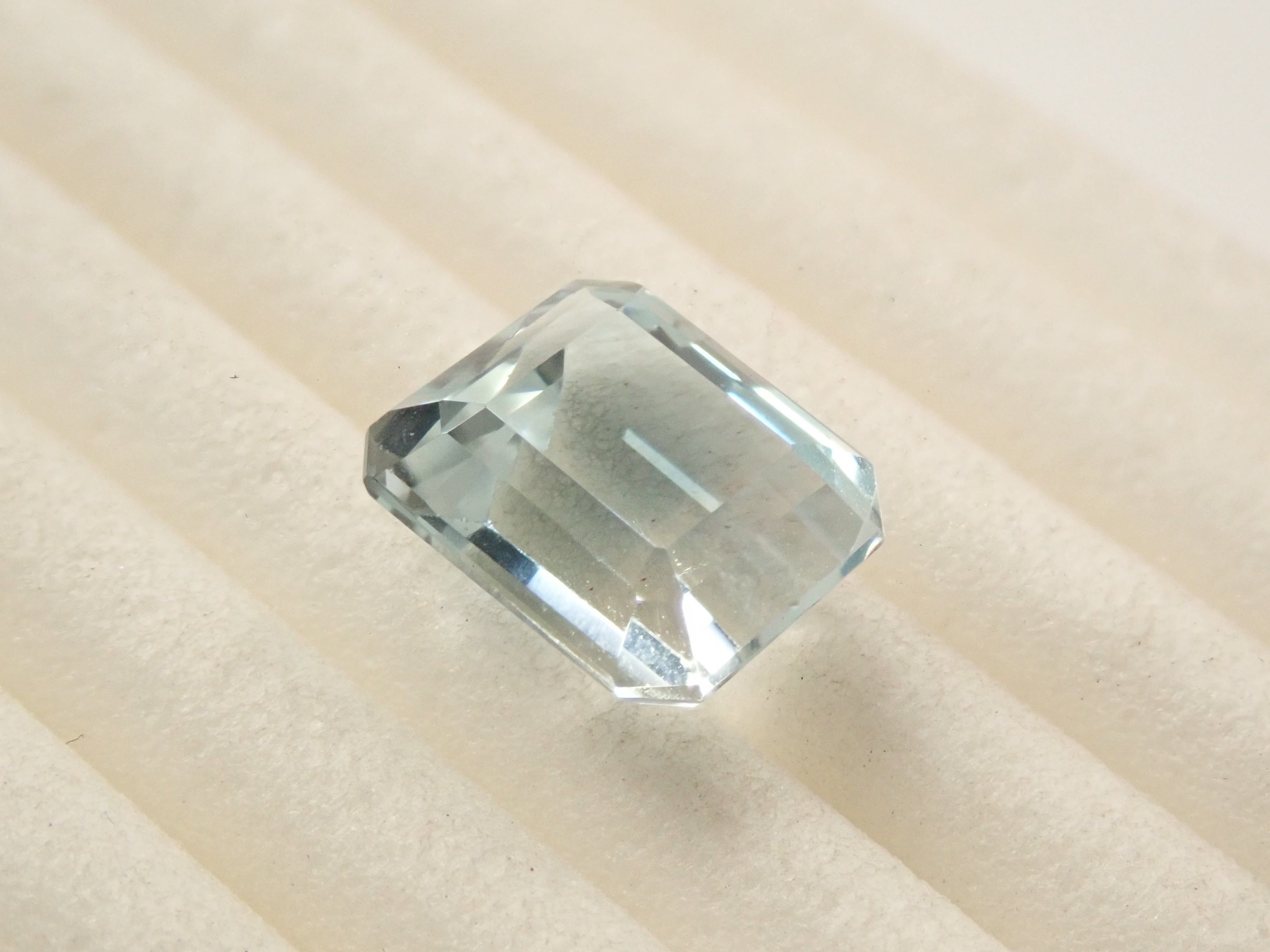 ブラジル産バイカラートパーズ 2.884ctルース