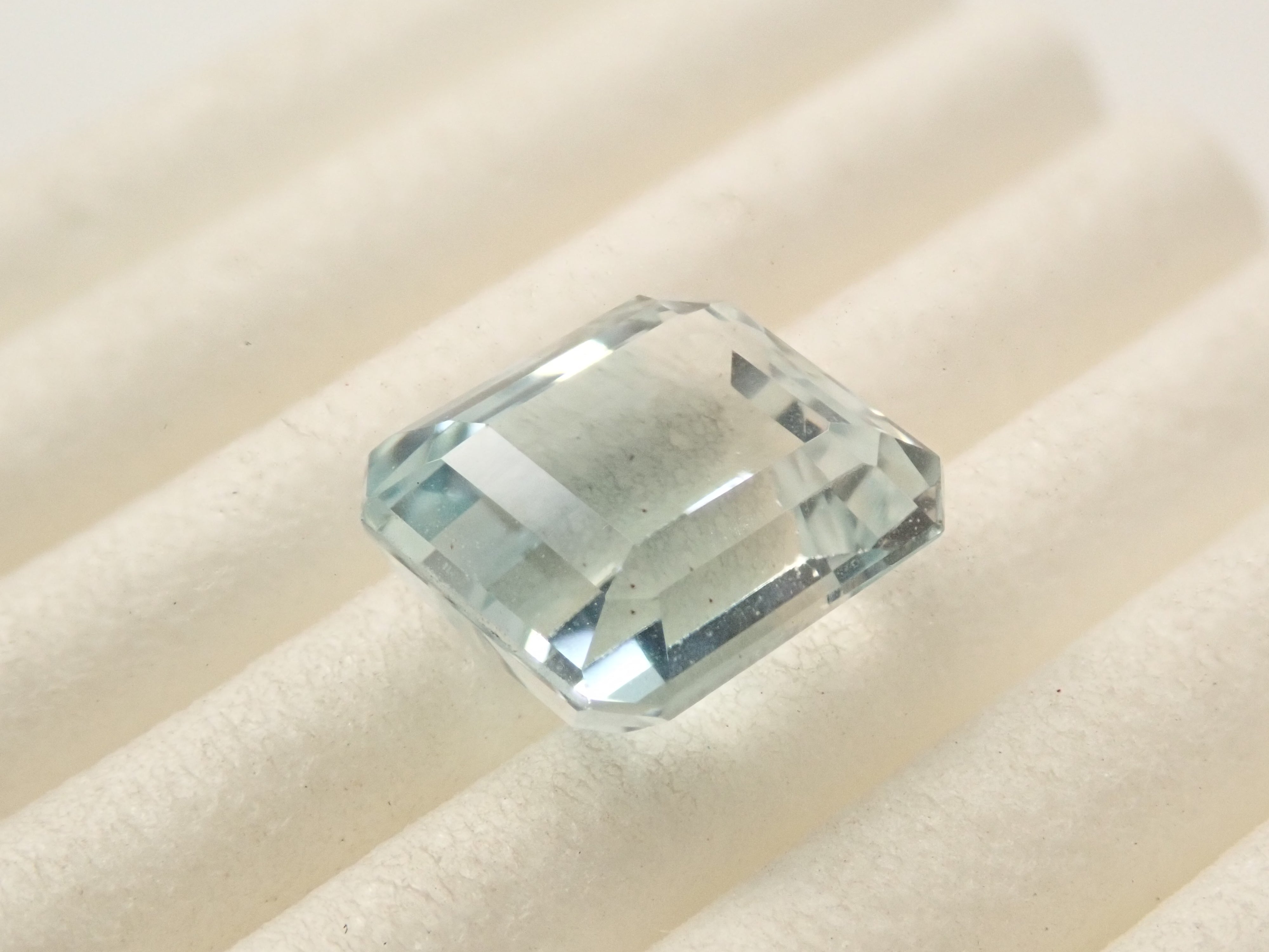 ブラジル産バイカラートパーズ 2.884ctルース